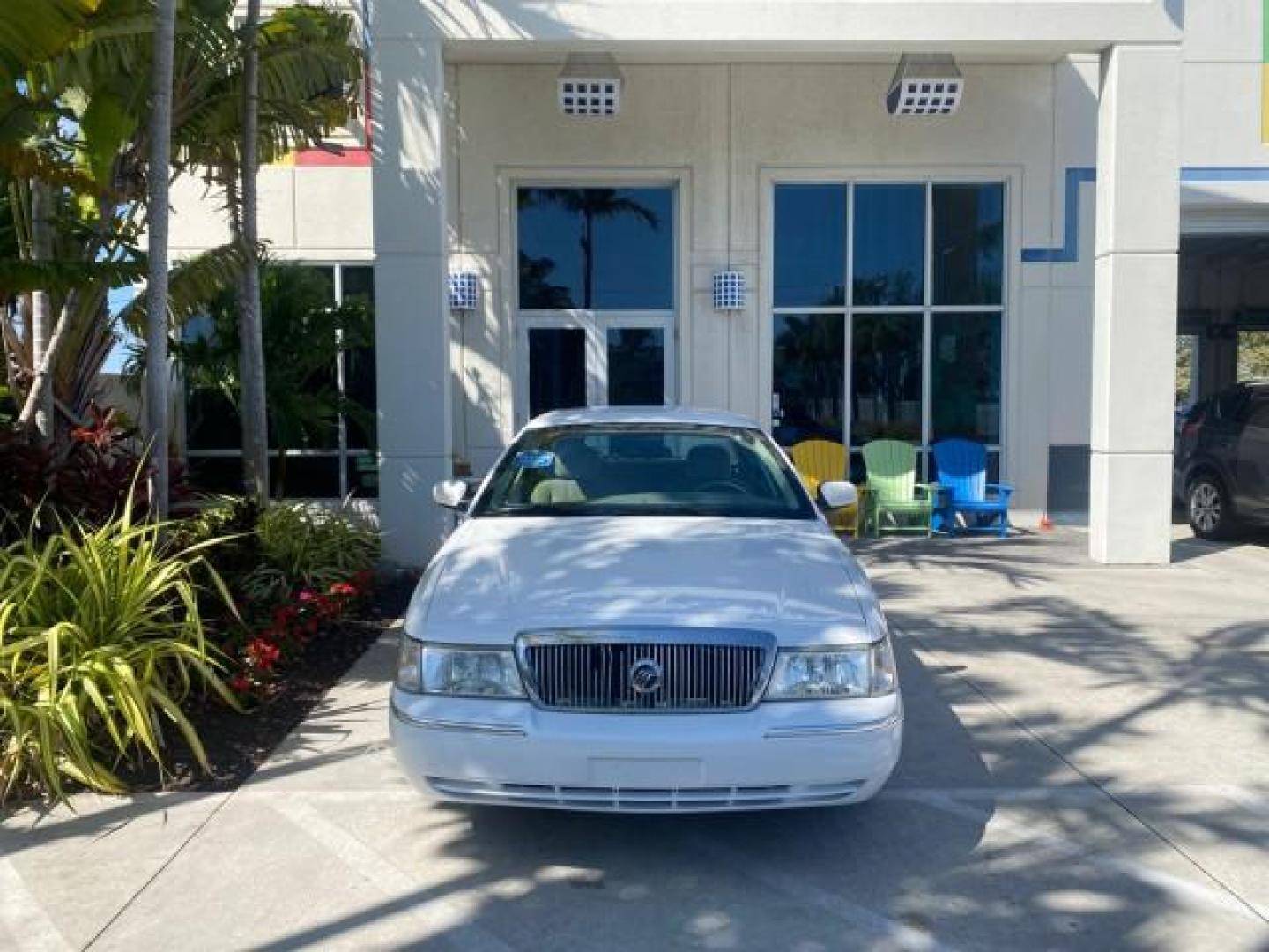 2005 Vibrant White /Medium Parchment Mercury Grand Marquis GS LOW MILES 49,348 (2MEFM74W85X) with an 4.6L OHC SEFI V8 Engine engine, Automatic transmission, located at 4701 North Dixie Hwy, Pompano Beach, FL, 33064, (954) 422-2889, 26.240938, -80.123474 - OUR WEBPAGE FLORIDACARS1.COM HAS OVER 100 PHOTOS AND FREE CARFAX LINK 2005 MERCURY GRAND MARQUIS GS VIN: 2MEFM74W85X603873 2 M E F M 7 4 W 8 5 X 6 0 3 8 7 3 SEDAN 4 DR 4.6L V8 F DOHC GASOLINE 25 MPG REAR WHEEL DRIVE Features ABS Brakes Air Conditioning AM/FM Stereo Automatic Transmission CD Audio Cl- Photo#26