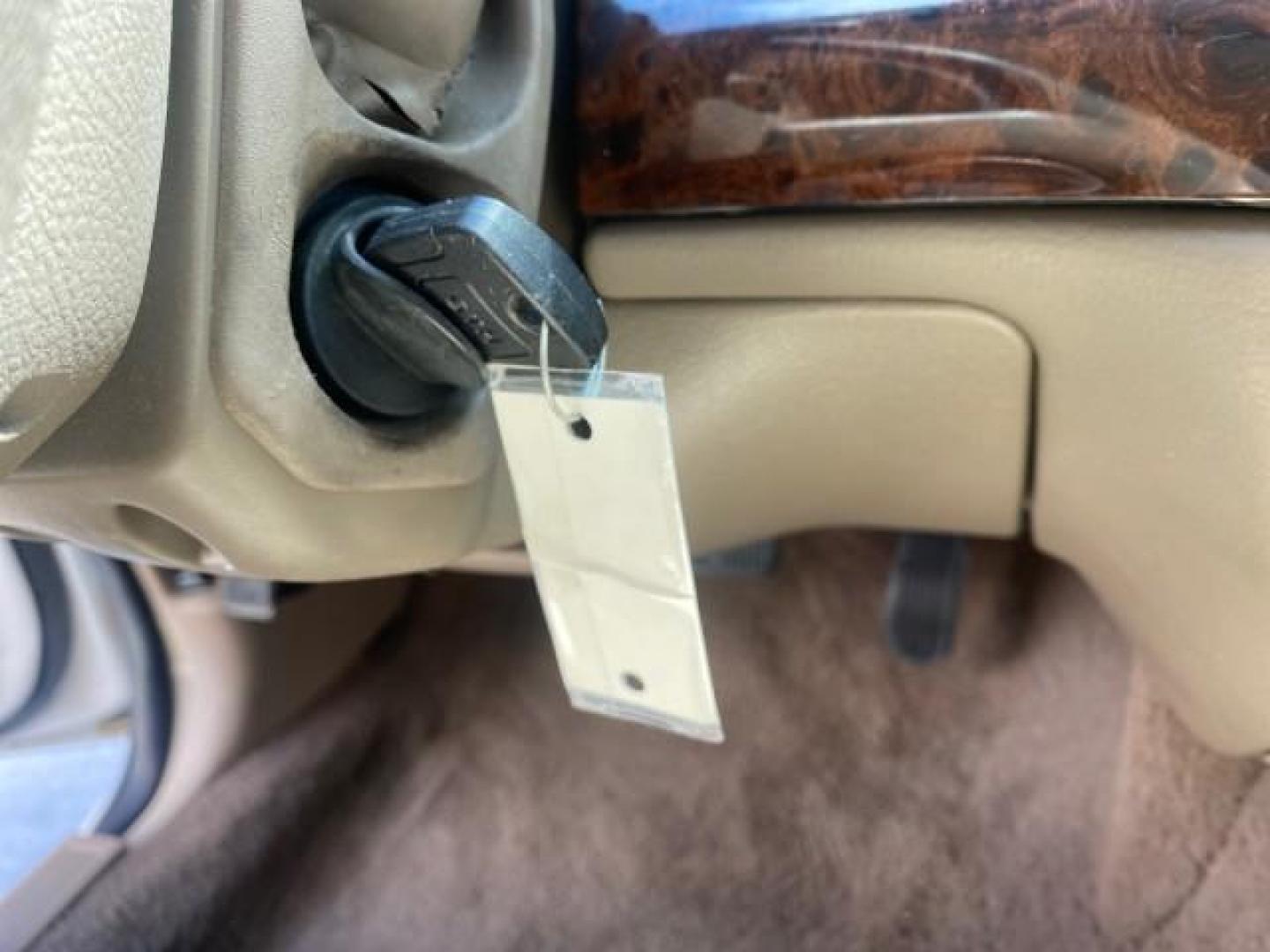 2005 Vibrant White /Medium Parchment Mercury Grand Marquis GS LOW MILES 49,348 (2MEFM74W85X) with an 4.6L OHC SEFI V8 Engine engine, Automatic transmission, located at 4701 North Dixie Hwy, Pompano Beach, FL, 33064, (954) 422-2889, 26.240938, -80.123474 - OUR WEBPAGE FLORIDACARS1.COM HAS OVER 100 PHOTOS AND FREE CARFAX LINK 2005 MERCURY GRAND MARQUIS GS VIN: 2MEFM74W85X603873 2 M E F M 7 4 W 8 5 X 6 0 3 8 7 3 SEDAN 4 DR 4.6L V8 F DOHC GASOLINE 25 MPG REAR WHEEL DRIVE Features ABS Brakes Air Conditioning AM/FM Stereo Automatic Transmission CD Audio Cl- Photo#54