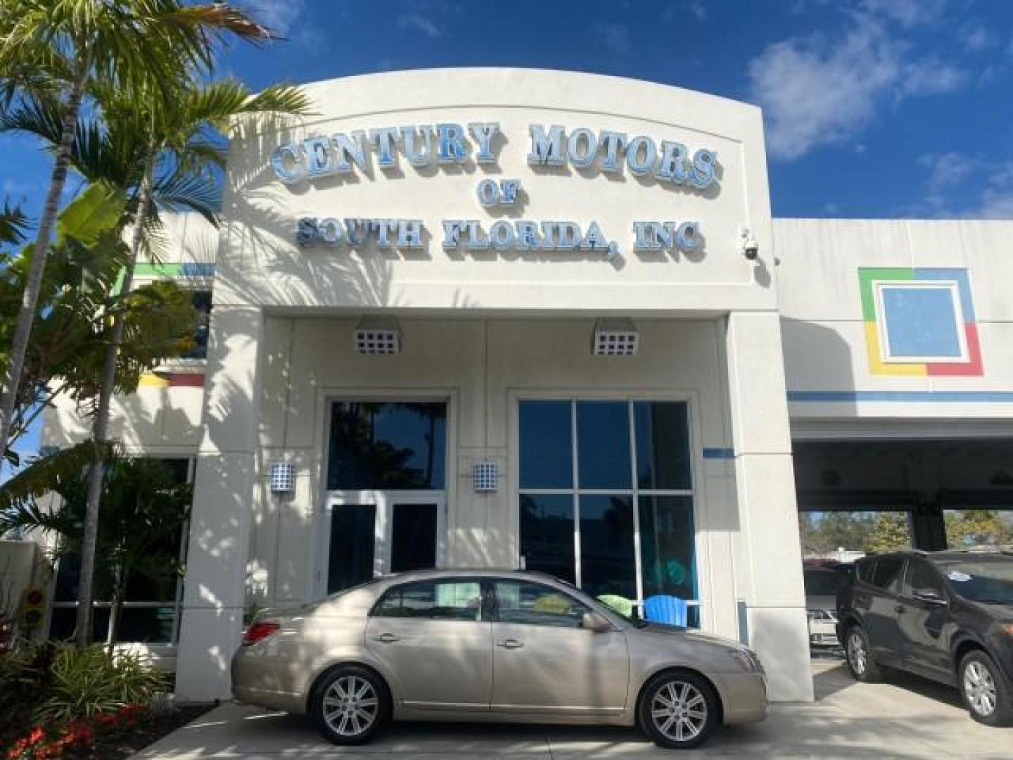 2007 Desert Sand Mica /Graphite Toyota Avalon XL Limited LOW MILES 73,237 (4T1BK36BX7U) with an 3.5L DOHC EFI 24-Valve V6 Engine engine, Automatic transmission, located at 4701 North Dixie Hwy, Pompano Beach, FL, 33064, (954) 422-2889, 26.240938, -80.123474 - OUR WEBPAGE FLORIDACARS1.COM HAS OVER 100 PHOTOS AND FREE CARFAX LINK 2007 TOYOTA AVALON XL LIMITED SUNROOF LEATHER LOADED NEW $34,065 VIN: 4T1BK36BX7U252561 4 T 1 B K 3 6 B X 7 U 2 5 2 5 6 1 SEDAN 4 DR 3.5L V6 F DOHC 24V GASOLINE 28 MPG FRONT WHEEL DRIVE Features A/C Seat(s) ABS Brakes Air Conditio - Photo#0