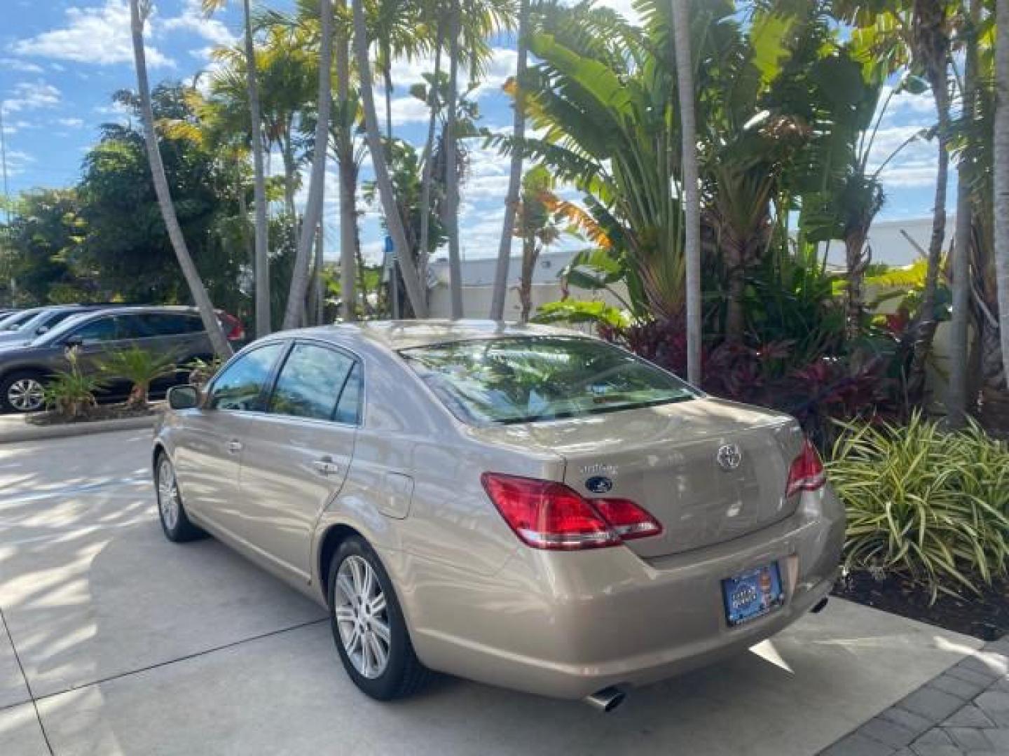2007 Desert Sand Mica /Graphite Toyota Avalon XL Limited LOW MILES 73,237 (4T1BK36BX7U) with an 3.5L DOHC EFI 24-Valve V6 Engine engine, Automatic transmission, located at 4701 North Dixie Hwy, Pompano Beach, FL, 33064, (954) 422-2889, 26.240938, -80.123474 - OUR WEBPAGE FLORIDACARS1.COM HAS OVER 100 PHOTOS AND FREE CARFAX LINK 2007 TOYOTA AVALON XL LIMITED SUNROOF LEATHER LOADED NEW $34,065 VIN: 4T1BK36BX7U252561 4 T 1 B K 3 6 B X 7 U 2 5 2 5 6 1 SEDAN 4 DR 3.5L V6 F DOHC 24V GASOLINE 28 MPG FRONT WHEEL DRIVE Features A/C Seat(s) ABS Brakes Air Conditio - Photo#5