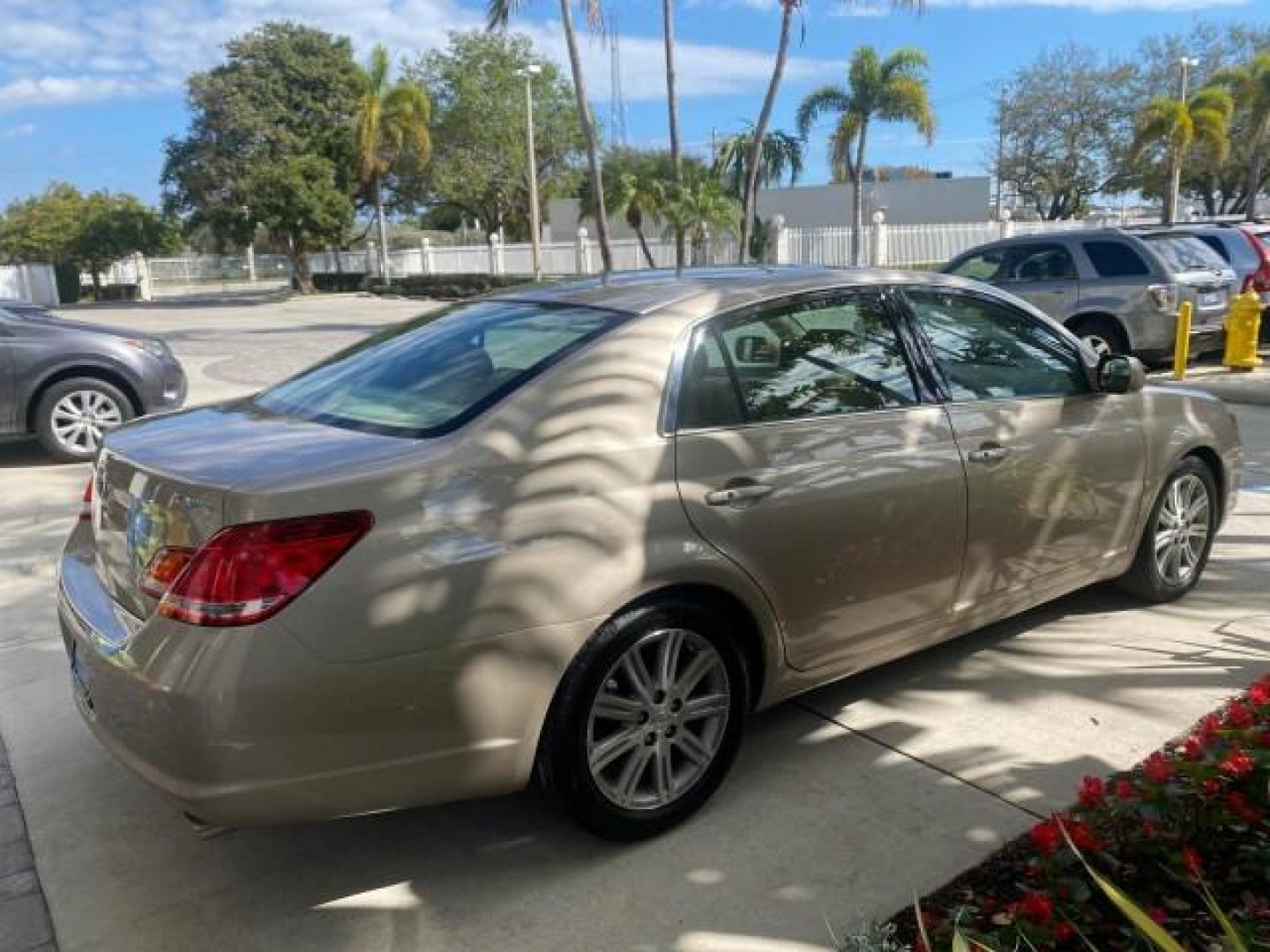 2007 Desert Sand Mica /Graphite Toyota Avalon XL Limited LOW MILES 73,237 (4T1BK36BX7U) with an 3.5L DOHC EFI 24-Valve V6 Engine engine, Automatic transmission, located at 4701 North Dixie Hwy, Pompano Beach, FL, 33064, (954) 422-2889, 26.240938, -80.123474 - OUR WEBPAGE FLORIDACARS1.COM HAS OVER 100 PHOTOS AND FREE CARFAX LINK 2007 TOYOTA AVALON XL LIMITED SUNROOF LEATHER LOADED NEW $34,065 VIN: 4T1BK36BX7U252561 4 T 1 B K 3 6 B X 7 U 2 5 2 5 6 1 SEDAN 4 DR 3.5L V6 F DOHC 24V GASOLINE 28 MPG FRONT WHEEL DRIVE Features A/C Seat(s) ABS Brakes Air Conditio - Photo#7