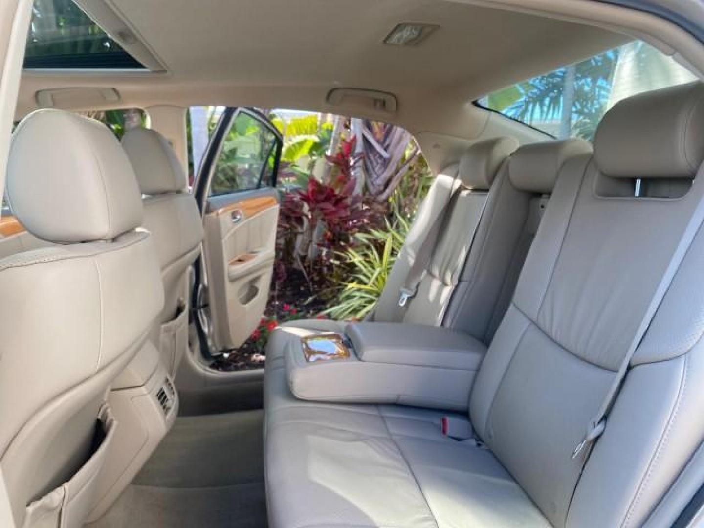 2007 Desert Sand Mica /Graphite Toyota Avalon XL Limited LOW MILES 73,237 (4T1BK36BX7U) with an 3.5L DOHC EFI 24-Valve V6 Engine engine, Automatic transmission, located at 4701 North Dixie Hwy, Pompano Beach, FL, 33064, (954) 422-2889, 26.240938, -80.123474 - OUR WEBPAGE FLORIDACARS1.COM HAS OVER 100 PHOTOS AND FREE CARFAX LINK 2007 TOYOTA AVALON XL LIMITED SUNROOF LEATHER LOADED NEW $34,065 VIN: 4T1BK36BX7U252561 4 T 1 B K 3 6 B X 7 U 2 5 2 5 6 1 SEDAN 4 DR 3.5L V6 F DOHC 24V GASOLINE 28 MPG FRONT WHEEL DRIVE Features A/C Seat(s) ABS Brakes Air Conditio - Photo#14