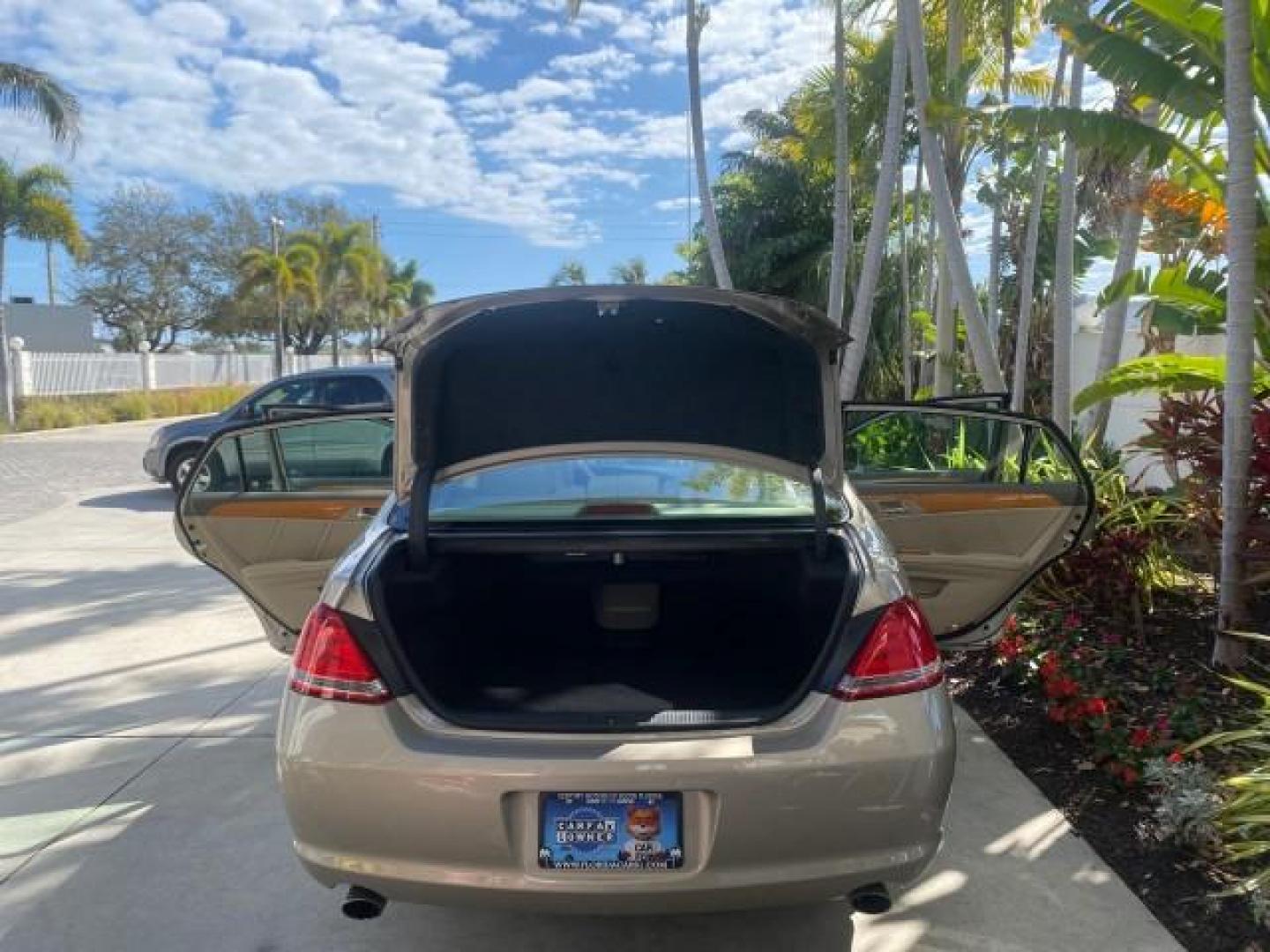 2007 Desert Sand Mica /Graphite Toyota Avalon XL Limited LOW MILES 73,237 (4T1BK36BX7U) with an 3.5L DOHC EFI 24-Valve V6 Engine engine, Automatic transmission, located at 4701 North Dixie Hwy, Pompano Beach, FL, 33064, (954) 422-2889, 26.240938, -80.123474 - OUR WEBPAGE FLORIDACARS1.COM HAS OVER 100 PHOTOS AND FREE CARFAX LINK 2007 TOYOTA AVALON XL LIMITED SUNROOF LEATHER LOADED NEW $34,065 VIN: 4T1BK36BX7U252561 4 T 1 B K 3 6 B X 7 U 2 5 2 5 6 1 SEDAN 4 DR 3.5L V6 F DOHC 24V GASOLINE 28 MPG FRONT WHEEL DRIVE Features A/C Seat(s) ABS Brakes Air Conditio - Photo#15