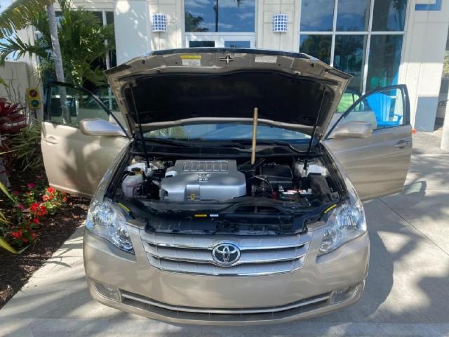 2007 Desert Sand Mica /Graphite Toyota Avalon XL Limited LOW MILES 73,237 (4T1BK36BX7U) with an 3.5L DOHC EFI 24-Valve V6 Engine engine, Automatic transmission, located at 4701 North Dixie Hwy, Pompano Beach, FL, 33064, (954) 422-2889, 26.240938, -80.123474 - OUR WEBPAGE FLORIDACARS1.COM HAS OVER 100 PHOTOS AND FREE CARFAX LINK 2007 TOYOTA AVALON XL LIMITED SUNROOF LEATHER LOADED NEW $34,065 VIN: 4T1BK36BX7U252561 4 T 1 B K 3 6 B X 7 U 2 5 2 5 6 1 SEDAN 4 DR 3.5L V6 F DOHC 24V GASOLINE 28 MPG FRONT WHEEL DRIVE Features A/C Seat(s) ABS Brakes Air Conditio - Photo#17