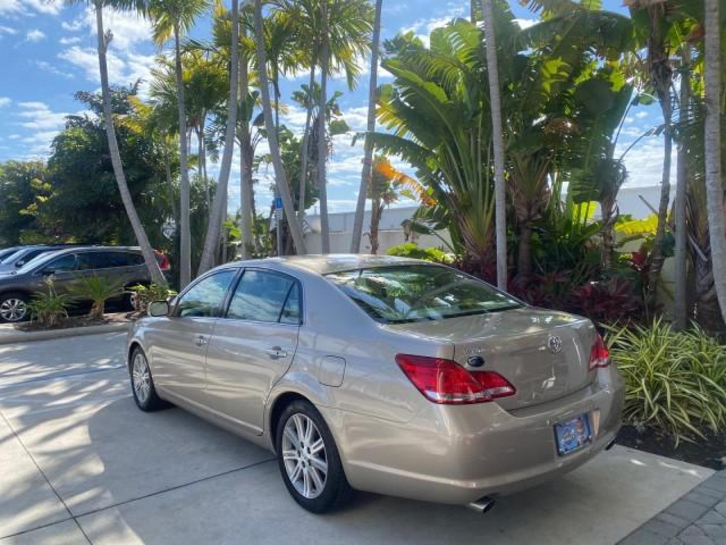 2007 Desert Sand Mica /Graphite Toyota Avalon XL Limited LOW MILES 73,237 (4T1BK36BX7U) with an 3.5L DOHC EFI 24-Valve V6 Engine engine, Automatic transmission, located at 4701 North Dixie Hwy, Pompano Beach, FL, 33064, (954) 422-2889, 26.240938, -80.123474 - OUR WEBPAGE FLORIDACARS1.COM HAS OVER 100 PHOTOS AND FREE CARFAX LINK 2007 TOYOTA AVALON XL LIMITED SUNROOF LEATHER LOADED NEW $34,065 VIN: 4T1BK36BX7U252561 4 T 1 B K 3 6 B X 7 U 2 5 2 5 6 1 SEDAN 4 DR 3.5L V6 F DOHC 24V GASOLINE 28 MPG FRONT WHEEL DRIVE Features A/C Seat(s) ABS Brakes Air Conditio - Photo#32