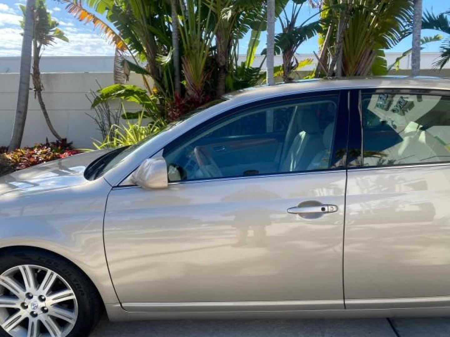 2007 Desert Sand Mica /Graphite Toyota Avalon XL Limited LOW MILES 73,237 (4T1BK36BX7U) with an 3.5L DOHC EFI 24-Valve V6 Engine engine, Automatic transmission, located at 4701 North Dixie Hwy, Pompano Beach, FL, 33064, (954) 422-2889, 26.240938, -80.123474 - OUR WEBPAGE FLORIDACARS1.COM HAS OVER 100 PHOTOS AND FREE CARFAX LINK 2007 TOYOTA AVALON XL LIMITED SUNROOF LEATHER LOADED NEW $34,065 VIN: 4T1BK36BX7U252561 4 T 1 B K 3 6 B X 7 U 2 5 2 5 6 1 SEDAN 4 DR 3.5L V6 F DOHC 24V GASOLINE 28 MPG FRONT WHEEL DRIVE Features A/C Seat(s) ABS Brakes Air Conditio - Photo#37