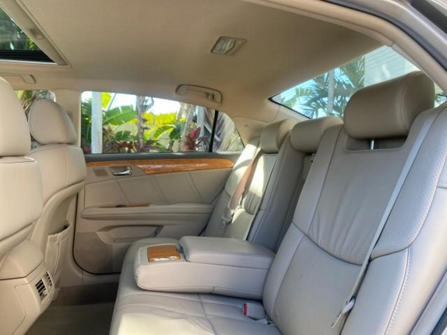 2007 Desert Sand Mica /Graphite Toyota Avalon XL Limited LOW MILES 73,237 (4T1BK36BX7U) with an 3.5L DOHC EFI 24-Valve V6 Engine engine, Automatic transmission, located at 4701 North Dixie Hwy, Pompano Beach, FL, 33064, (954) 422-2889, 26.240938, -80.123474 - OUR WEBPAGE FLORIDACARS1.COM HAS OVER 100 PHOTOS AND FREE CARFAX LINK 2007 TOYOTA AVALON XL LIMITED SUNROOF LEATHER LOADED NEW $34,065 VIN: 4T1BK36BX7U252561 4 T 1 B K 3 6 B X 7 U 2 5 2 5 6 1 SEDAN 4 DR 3.5L V6 F DOHC 24V GASOLINE 28 MPG FRONT WHEEL DRIVE Features A/C Seat(s) ABS Brakes Air Conditio - Photo#83