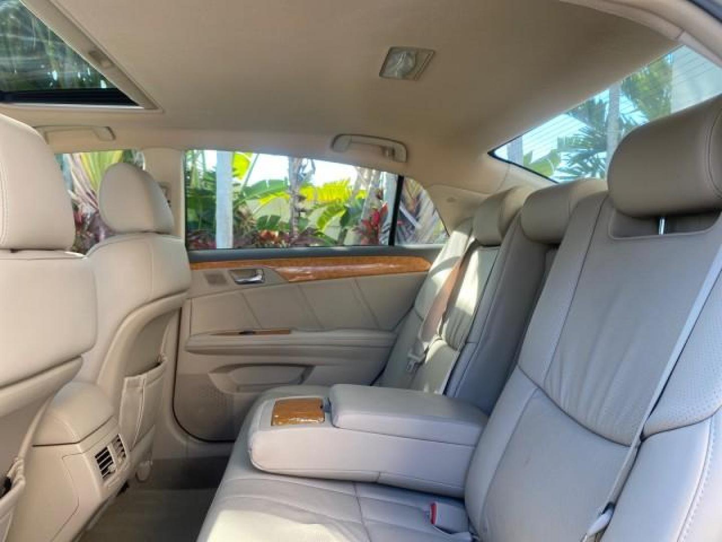 2007 Desert Sand Mica /Graphite Toyota Avalon XL Limited LOW MILES 73,237 (4T1BK36BX7U) with an 3.5L DOHC EFI 24-Valve V6 Engine engine, Automatic transmission, located at 4701 North Dixie Hwy, Pompano Beach, FL, 33064, (954) 422-2889, 26.240938, -80.123474 - OUR WEBPAGE FLORIDACARS1.COM HAS OVER 100 PHOTOS AND FREE CARFAX LINK 2007 TOYOTA AVALON XL LIMITED SUNROOF LEATHER LOADED NEW $34,065 VIN: 4T1BK36BX7U252561 4 T 1 B K 3 6 B X 7 U 2 5 2 5 6 1 SEDAN 4 DR 3.5L V6 F DOHC 24V GASOLINE 28 MPG FRONT WHEEL DRIVE Features A/C Seat(s) ABS Brakes Air Conditio - Photo#84