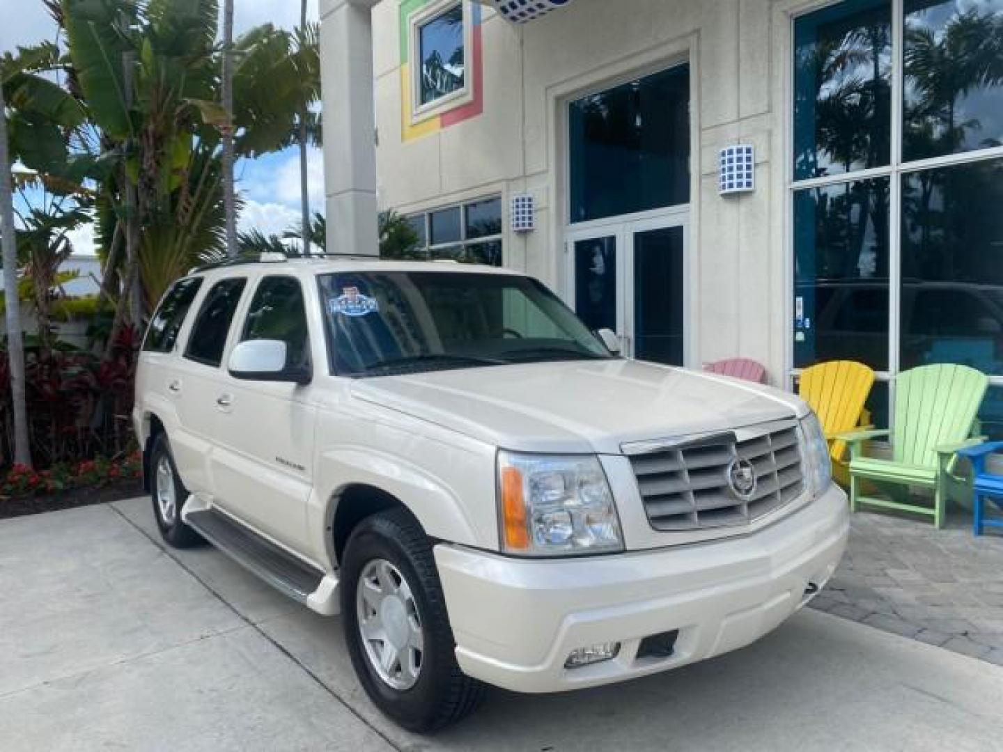 2002 White Diamond /Pewter Cadillac Escalade LOW MILES 67,881 1 OWNER (1GYEC63T92R) with an 5.3L Vortec 1000 SFI V8 Engine engine, Automatic transmission, located at 4701 North Dixie Hwy, Pompano Beach, FL, 33064, (954) 422-2889, 26.240938, -80.123474 - OUR WEBPAGE FLORIDACARS1.COM HAS OVER 100 PHOTOS AND FREE CARFAX LINK 2002 CADILLAC ESCALADE 1 OWNER SUNROOF WHITE DIAMOND PEARL NEW $48,735 VIN: 1GYEC63T92R185082 1 G Y E C 6 3 T 9 2 R 1 8 5 0 8 2 4 DOOR WAGON/SPORT UTILITY 5.3L V8 F GASOLINE 18 MPG REAR WHEEL DRIVE Features ABS Brakes Air Conditio - Photo#1