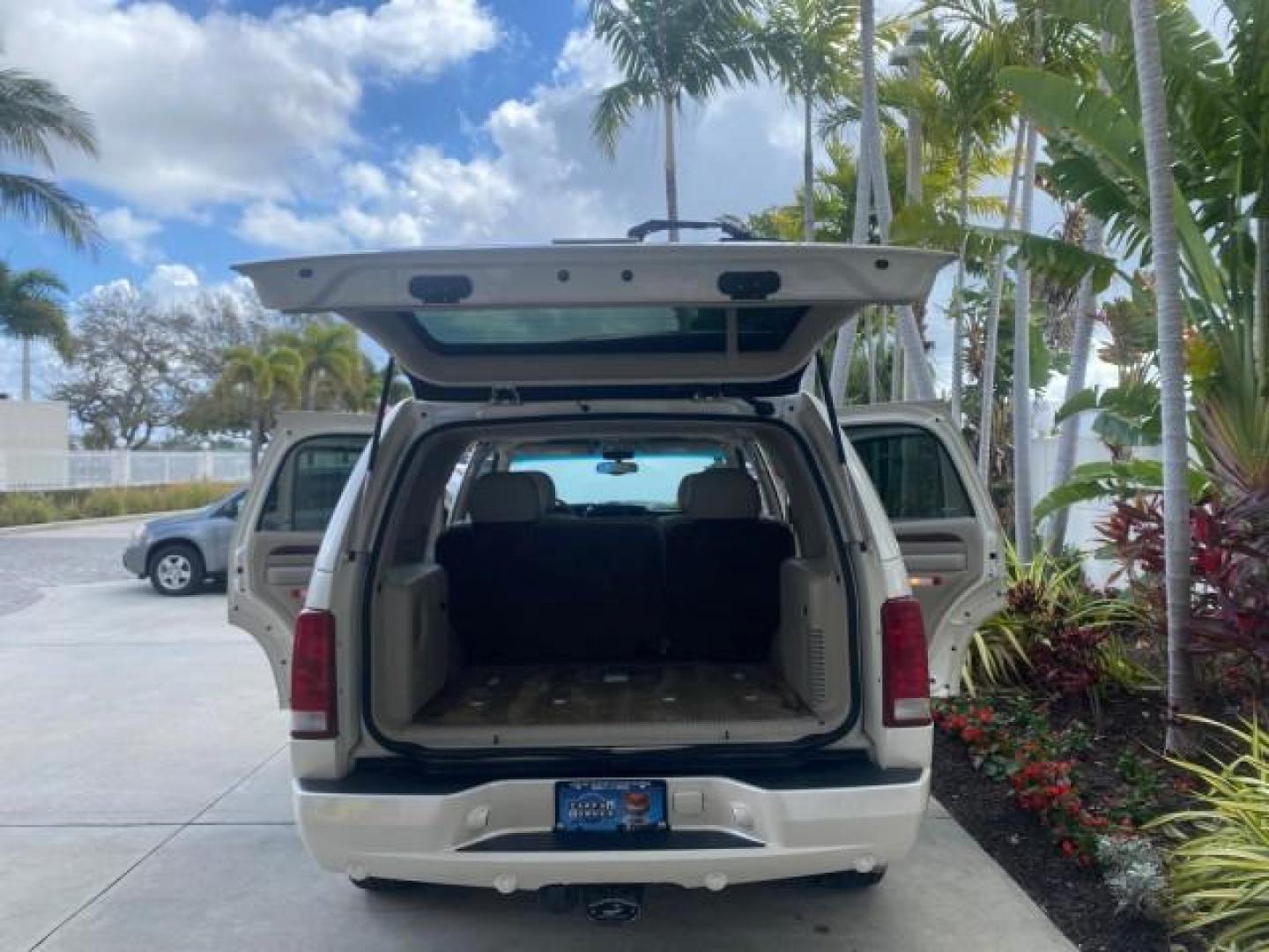 2002 White Diamond /Pewter Cadillac Escalade LOW MILES 67,881 1 OWNER (1GYEC63T92R) with an 5.3L Vortec 1000 SFI V8 Engine engine, Automatic transmission, located at 4701 North Dixie Hwy, Pompano Beach, FL, 33064, (954) 422-2889, 26.240938, -80.123474 - OUR WEBPAGE FLORIDACARS1.COM HAS OVER 100 PHOTOS AND FREE CARFAX LINK 2002 CADILLAC ESCALADE 1 OWNER SUNROOF WHITE DIAMOND PEARL NEW $48,735 VIN: 1GYEC63T92R185082 1 G Y E C 6 3 T 9 2 R 1 8 5 0 8 2 4 DOOR WAGON/SPORT UTILITY 5.3L V8 F GASOLINE 18 MPG REAR WHEEL DRIVE Features ABS Brakes Air Conditio - Photo#15