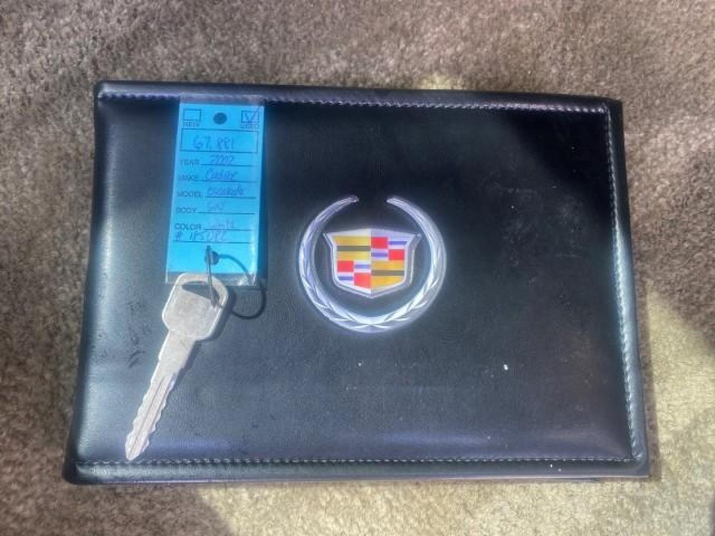 2002 White Diamond /Pewter Cadillac Escalade LOW MILES 67,881 1 OWNER (1GYEC63T92R) with an 5.3L Vortec 1000 SFI V8 Engine engine, Automatic transmission, located at 4701 North Dixie Hwy, Pompano Beach, FL, 33064, (954) 422-2889, 26.240938, -80.123474 - OUR WEBPAGE FLORIDACARS1.COM HAS OVER 100 PHOTOS AND FREE CARFAX LINK 2002 CADILLAC ESCALADE 1 OWNER SUNROOF WHITE DIAMOND PEARL NEW $48,735 VIN: 1GYEC63T92R185082 1 G Y E C 6 3 T 9 2 R 1 8 5 0 8 2 4 DOOR WAGON/SPORT UTILITY 5.3L V8 F GASOLINE 18 MPG REAR WHEEL DRIVE Features ABS Brakes Air Conditio - Photo#23