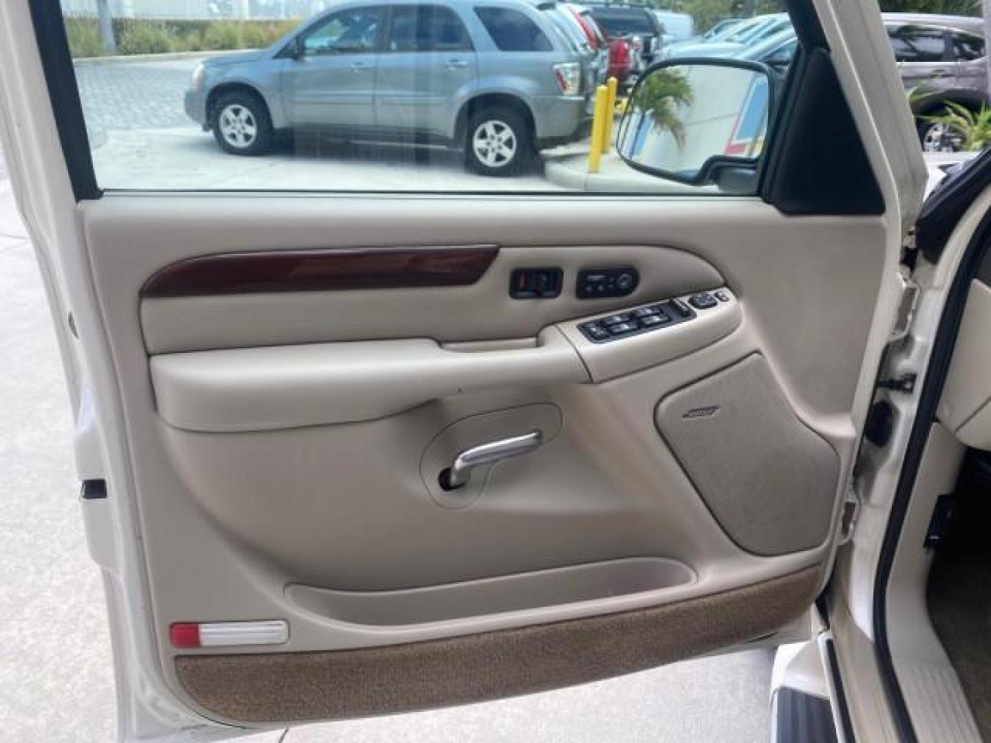 2002 White Diamond /Pewter Cadillac Escalade LOW MILES 67,881 1 OWNER (1GYEC63T92R) with an 5.3L Vortec 1000 SFI V8 Engine engine, Automatic transmission, located at 4701 North Dixie Hwy, Pompano Beach, FL, 33064, (954) 422-2889, 26.240938, -80.123474 - OUR WEBPAGE FLORIDACARS1.COM HAS OVER 100 PHOTOS AND FREE CARFAX LINK 2002 CADILLAC ESCALADE 1 OWNER SUNROOF WHITE DIAMOND PEARL NEW $48,735 VIN: 1GYEC63T92R185082 1 G Y E C 6 3 T 9 2 R 1 8 5 0 8 2 4 DOOR WAGON/SPORT UTILITY 5.3L V8 F GASOLINE 18 MPG REAR WHEEL DRIVE Features ABS Brakes Air Conditio - Photo#41
