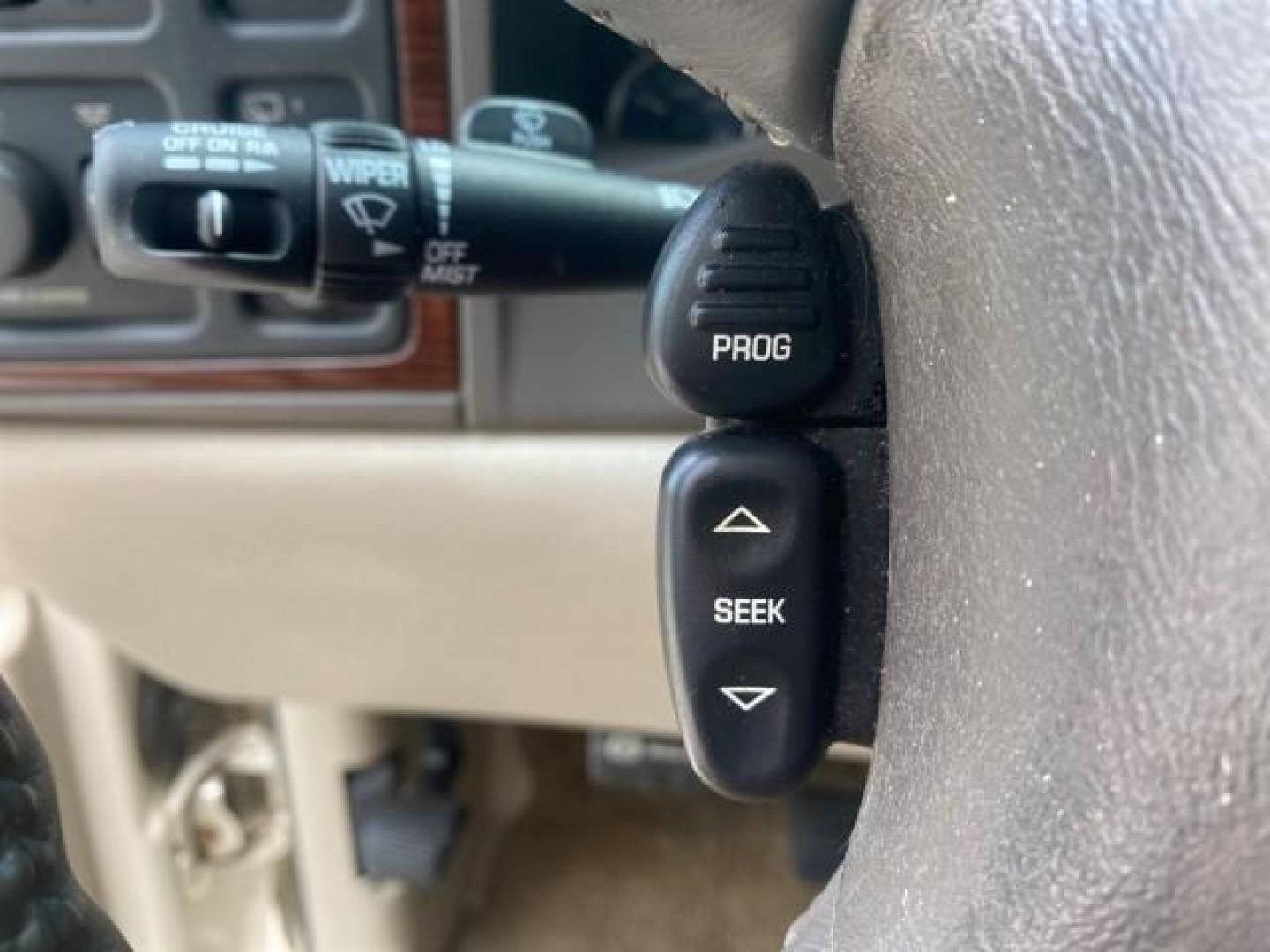 2002 White Diamond /Pewter Cadillac Escalade LOW MILES 67,881 1 OWNER (1GYEC63T92R) with an 5.3L Vortec 1000 SFI V8 Engine engine, Automatic transmission, located at 4701 North Dixie Hwy, Pompano Beach, FL, 33064, (954) 422-2889, 26.240938, -80.123474 - OUR WEBPAGE FLORIDACARS1.COM HAS OVER 100 PHOTOS AND FREE CARFAX LINK 2002 CADILLAC ESCALADE 1 OWNER SUNROOF WHITE DIAMOND PEARL NEW $48,735 VIN: 1GYEC63T92R185082 1 G Y E C 6 3 T 9 2 R 1 8 5 0 8 2 4 DOOR WAGON/SPORT UTILITY 5.3L V8 F GASOLINE 18 MPG REAR WHEEL DRIVE Features ABS Brakes Air Conditio - Photo#48