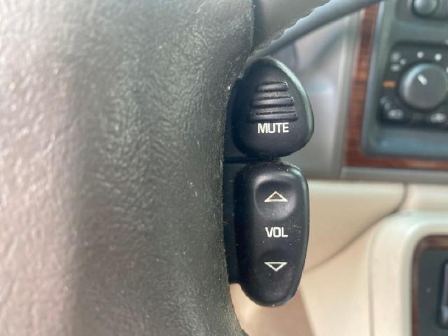 2002 White Diamond /Pewter Cadillac Escalade LOW MILES 67,881 1 OWNER (1GYEC63T92R) with an 5.3L Vortec 1000 SFI V8 Engine engine, Automatic transmission, located at 4701 North Dixie Hwy, Pompano Beach, FL, 33064, (954) 422-2889, 26.240938, -80.123474 - OUR WEBPAGE FLORIDACARS1.COM HAS OVER 100 PHOTOS AND FREE CARFAX LINK 2002 CADILLAC ESCALADE 1 OWNER SUNROOF WHITE DIAMOND PEARL NEW $48,735 VIN: 1GYEC63T92R185082 1 G Y E C 6 3 T 9 2 R 1 8 5 0 8 2 4 DOOR WAGON/SPORT UTILITY 5.3L V8 F GASOLINE 18 MPG REAR WHEEL DRIVE Features ABS Brakes Air Conditio - Photo#49