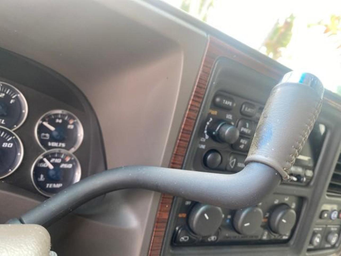 2002 White Diamond /Pewter Cadillac Escalade LOW MILES 67,881 1 OWNER (1GYEC63T92R) with an 5.3L Vortec 1000 SFI V8 Engine engine, Automatic transmission, located at 4701 North Dixie Hwy, Pompano Beach, FL, 33064, (954) 422-2889, 26.240938, -80.123474 - OUR WEBPAGE FLORIDACARS1.COM HAS OVER 100 PHOTOS AND FREE CARFAX LINK 2002 CADILLAC ESCALADE 1 OWNER SUNROOF WHITE DIAMOND PEARL NEW $48,735 VIN: 1GYEC63T92R185082 1 G Y E C 6 3 T 9 2 R 1 8 5 0 8 2 4 DOOR WAGON/SPORT UTILITY 5.3L V8 F GASOLINE 18 MPG REAR WHEEL DRIVE Features ABS Brakes Air Conditio - Photo#50