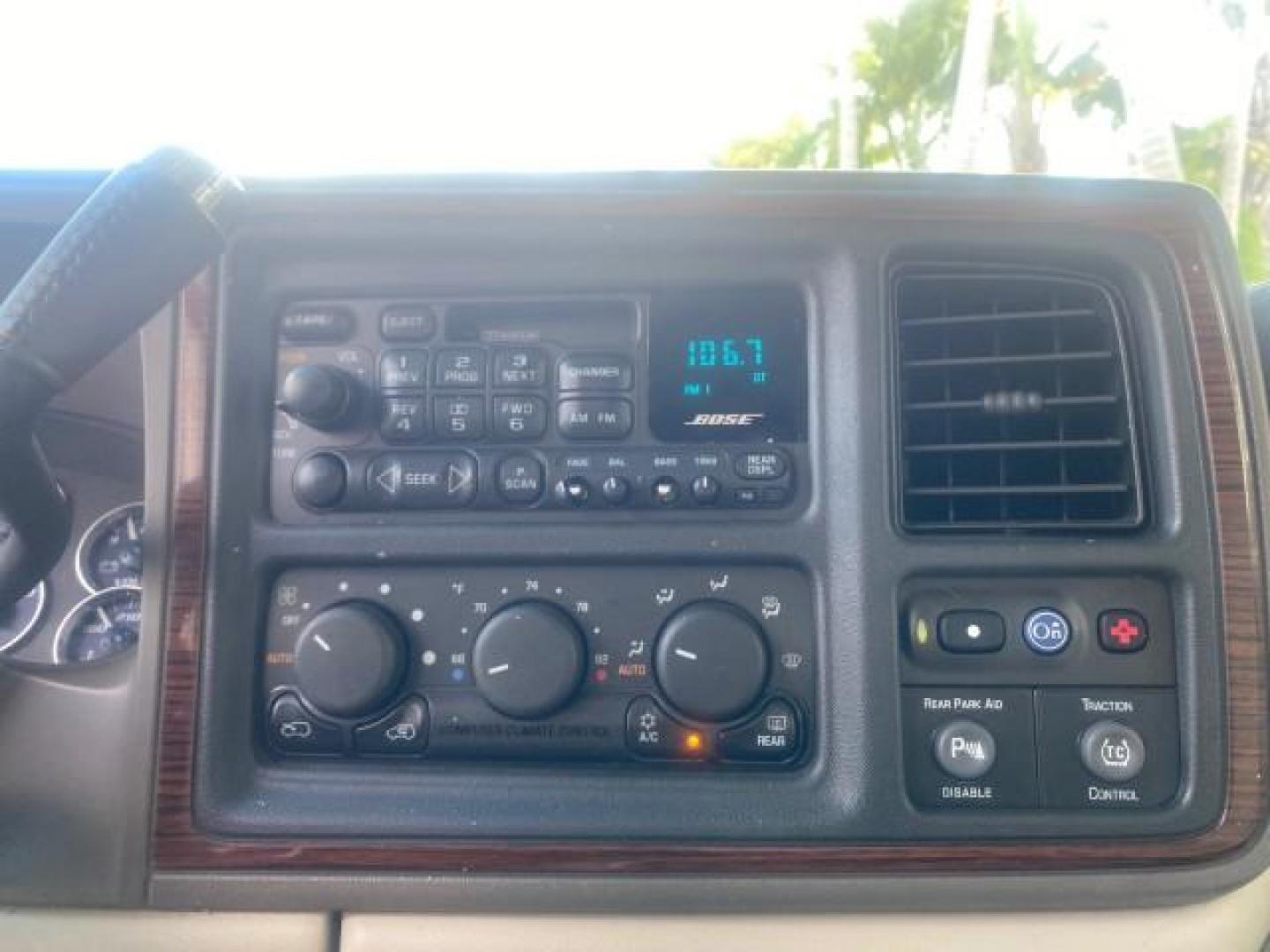 2002 White Diamond /Pewter Cadillac Escalade LOW MILES 67,881 1 OWNER (1GYEC63T92R) with an 5.3L Vortec 1000 SFI V8 Engine engine, Automatic transmission, located at 4701 North Dixie Hwy, Pompano Beach, FL, 33064, (954) 422-2889, 26.240938, -80.123474 - OUR WEBPAGE FLORIDACARS1.COM HAS OVER 100 PHOTOS AND FREE CARFAX LINK 2002 CADILLAC ESCALADE 1 OWNER SUNROOF WHITE DIAMOND PEARL NEW $48,735 VIN: 1GYEC63T92R185082 1 G Y E C 6 3 T 9 2 R 1 8 5 0 8 2 4 DOOR WAGON/SPORT UTILITY 5.3L V8 F GASOLINE 18 MPG REAR WHEEL DRIVE Features ABS Brakes Air Conditio - Photo#56