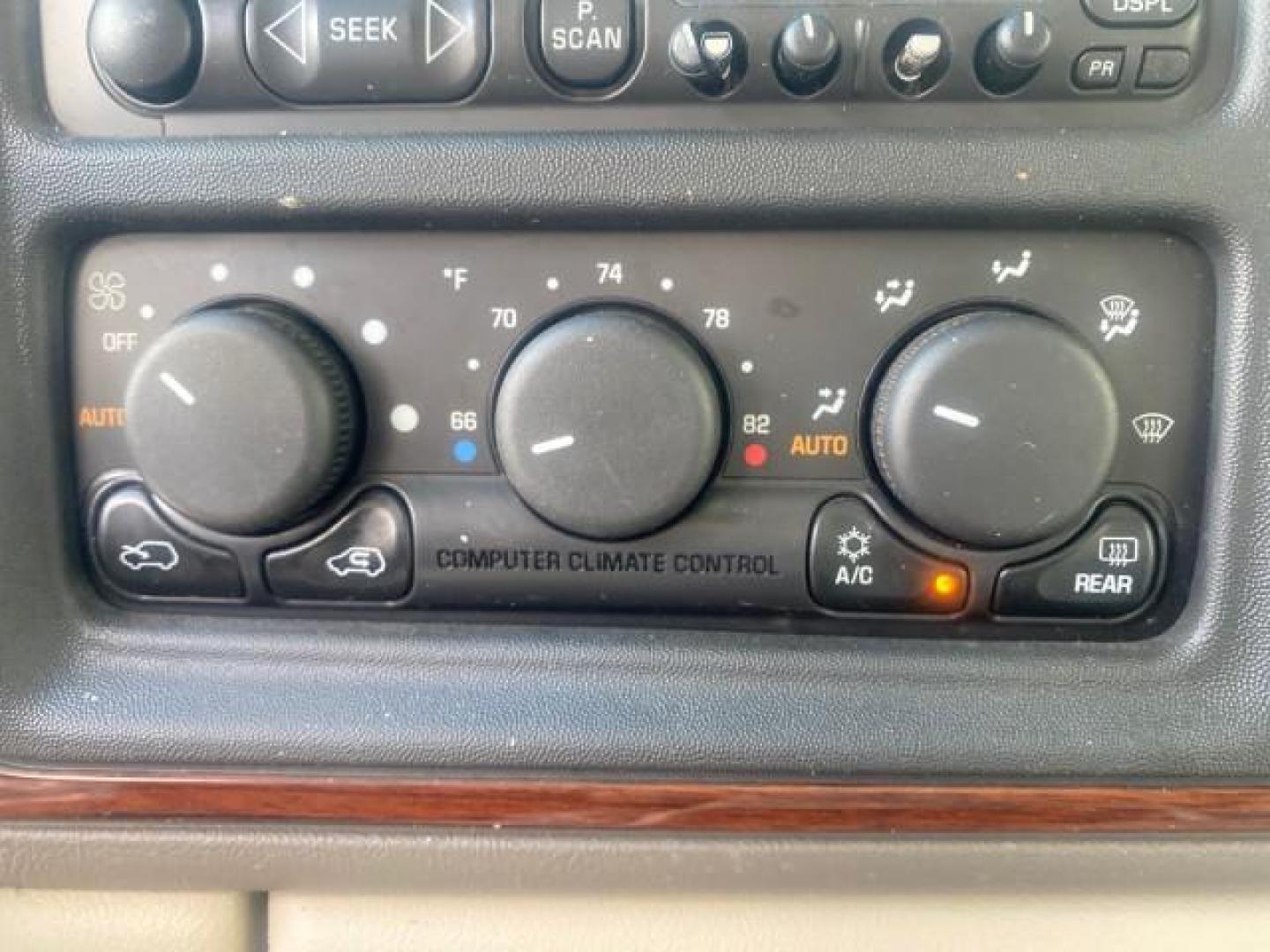 2002 White Diamond /Pewter Cadillac Escalade LOW MILES 67,881 1 OWNER (1GYEC63T92R) with an 5.3L Vortec 1000 SFI V8 Engine engine, Automatic transmission, located at 4701 North Dixie Hwy, Pompano Beach, FL, 33064, (954) 422-2889, 26.240938, -80.123474 - OUR WEBPAGE FLORIDACARS1.COM HAS OVER 100 PHOTOS AND FREE CARFAX LINK 2002 CADILLAC ESCALADE 1 OWNER SUNROOF WHITE DIAMOND PEARL NEW $48,735 VIN: 1GYEC63T92R185082 1 G Y E C 6 3 T 9 2 R 1 8 5 0 8 2 4 DOOR WAGON/SPORT UTILITY 5.3L V8 F GASOLINE 18 MPG REAR WHEEL DRIVE Features ABS Brakes Air Conditio - Photo#58