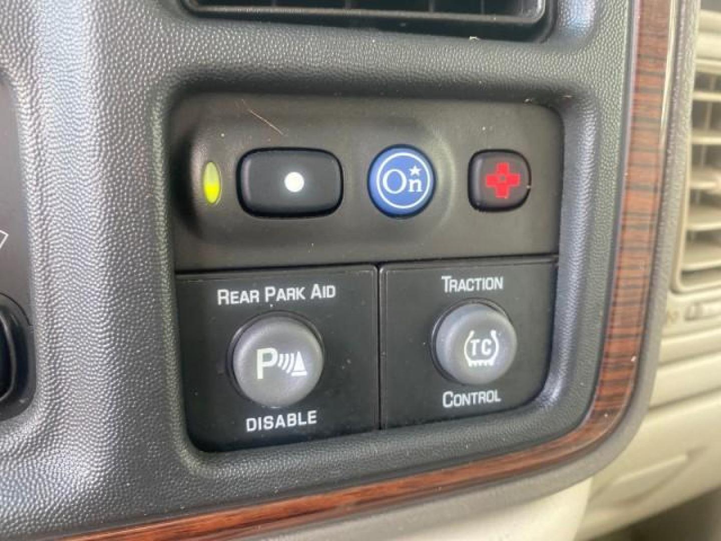 2002 White Diamond /Pewter Cadillac Escalade LOW MILES 67,881 1 OWNER (1GYEC63T92R) with an 5.3L Vortec 1000 SFI V8 Engine engine, Automatic transmission, located at 4701 North Dixie Hwy, Pompano Beach, FL, 33064, (954) 422-2889, 26.240938, -80.123474 - OUR WEBPAGE FLORIDACARS1.COM HAS OVER 100 PHOTOS AND FREE CARFAX LINK 2002 CADILLAC ESCALADE 1 OWNER SUNROOF WHITE DIAMOND PEARL NEW $48,735 VIN: 1GYEC63T92R185082 1 G Y E C 6 3 T 9 2 R 1 8 5 0 8 2 4 DOOR WAGON/SPORT UTILITY 5.3L V8 F GASOLINE 18 MPG REAR WHEEL DRIVE Features ABS Brakes Air Conditio - Photo#59