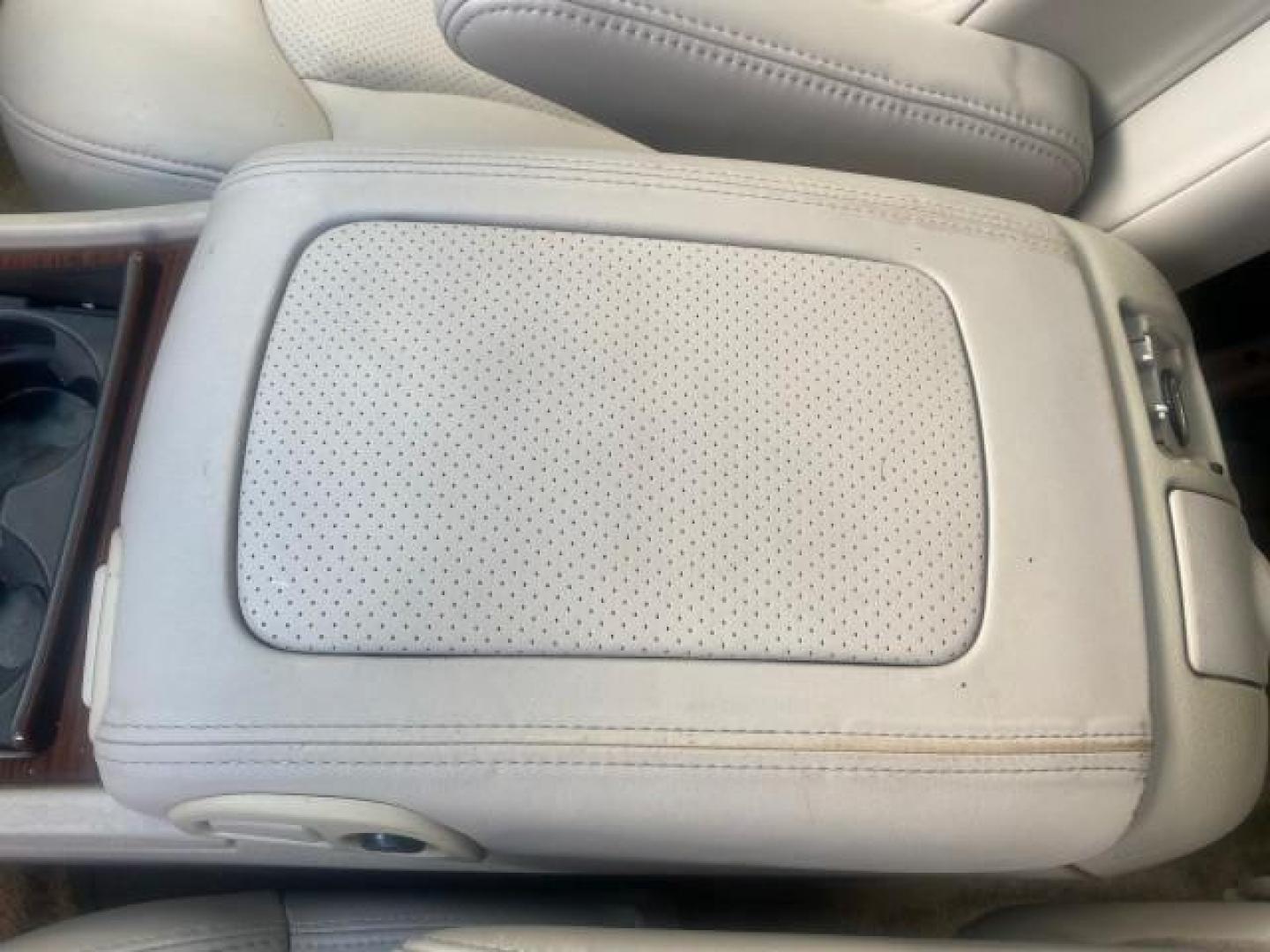 2002 White Diamond /Pewter Cadillac Escalade LOW MILES 67,881 1 OWNER (1GYEC63T92R) with an 5.3L Vortec 1000 SFI V8 Engine engine, Automatic transmission, located at 4701 North Dixie Hwy, Pompano Beach, FL, 33064, (954) 422-2889, 26.240938, -80.123474 - OUR WEBPAGE FLORIDACARS1.COM HAS OVER 100 PHOTOS AND FREE CARFAX LINK 2002 CADILLAC ESCALADE 1 OWNER SUNROOF WHITE DIAMOND PEARL NEW $48,735 VIN: 1GYEC63T92R185082 1 G Y E C 6 3 T 9 2 R 1 8 5 0 8 2 4 DOOR WAGON/SPORT UTILITY 5.3L V8 F GASOLINE 18 MPG REAR WHEEL DRIVE Features ABS Brakes Air Conditio - Photo#62