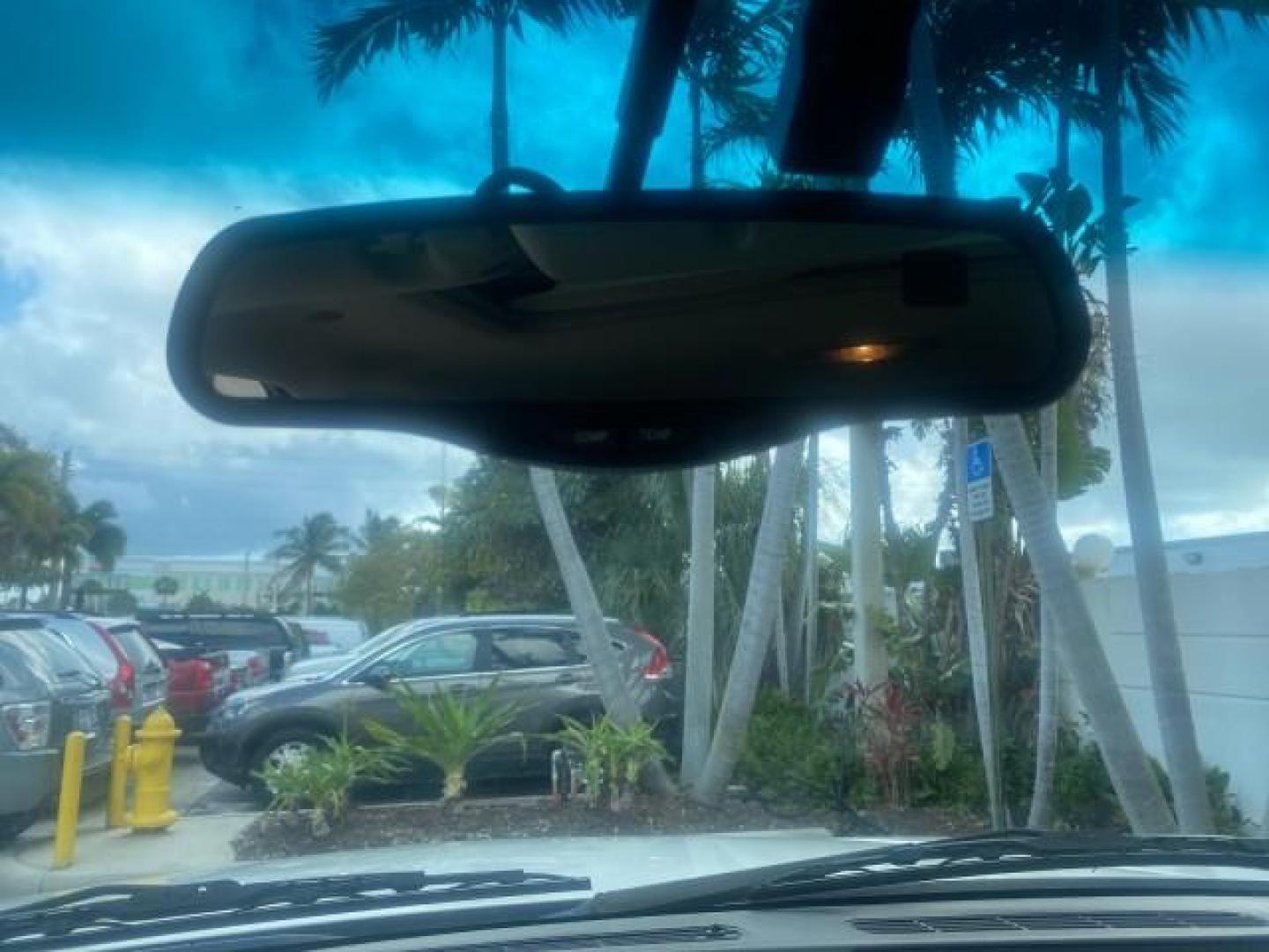 2002 White Diamond /Pewter Cadillac Escalade LOW MILES 67,881 1 OWNER (1GYEC63T92R) with an 5.3L Vortec 1000 SFI V8 Engine engine, Automatic transmission, located at 4701 North Dixie Hwy, Pompano Beach, FL, 33064, (954) 422-2889, 26.240938, -80.123474 - OUR WEBPAGE FLORIDACARS1.COM HAS OVER 100 PHOTOS AND FREE CARFAX LINK 2002 CADILLAC ESCALADE 1 OWNER SUNROOF WHITE DIAMOND PEARL NEW $48,735 VIN: 1GYEC63T92R185082 1 G Y E C 6 3 T 9 2 R 1 8 5 0 8 2 4 DOOR WAGON/SPORT UTILITY 5.3L V8 F GASOLINE 18 MPG REAR WHEEL DRIVE Features ABS Brakes Air Conditio - Photo#65