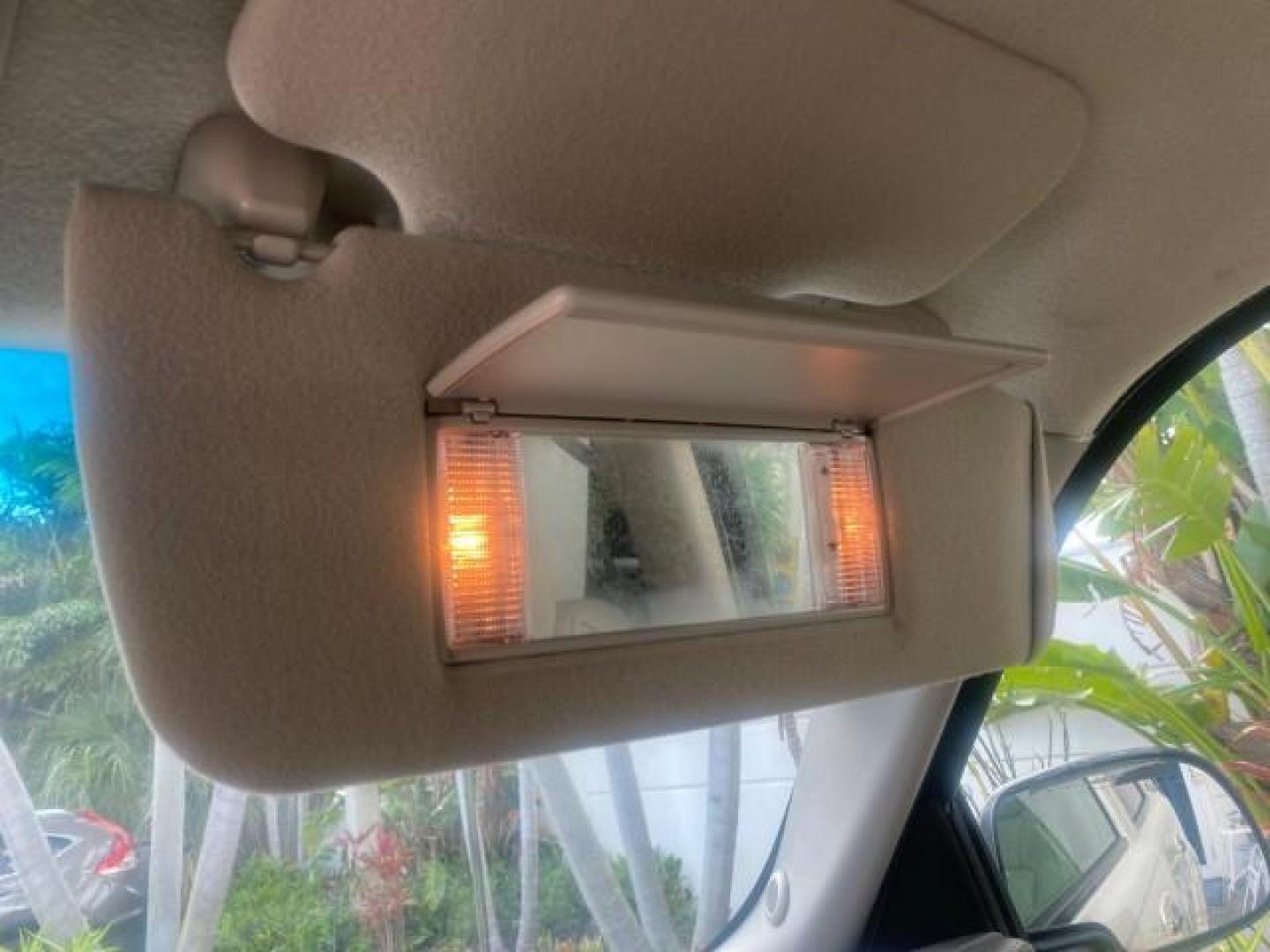 2002 White Diamond /Pewter Cadillac Escalade LOW MILES 67,881 1 OWNER (1GYEC63T92R) with an 5.3L Vortec 1000 SFI V8 Engine engine, Automatic transmission, located at 4701 North Dixie Hwy, Pompano Beach, FL, 33064, (954) 422-2889, 26.240938, -80.123474 - OUR WEBPAGE FLORIDACARS1.COM HAS OVER 100 PHOTOS AND FREE CARFAX LINK 2002 CADILLAC ESCALADE 1 OWNER SUNROOF WHITE DIAMOND PEARL NEW $48,735 VIN: 1GYEC63T92R185082 1 G Y E C 6 3 T 9 2 R 1 8 5 0 8 2 4 DOOR WAGON/SPORT UTILITY 5.3L V8 F GASOLINE 18 MPG REAR WHEEL DRIVE Features ABS Brakes Air Conditio - Photo#70