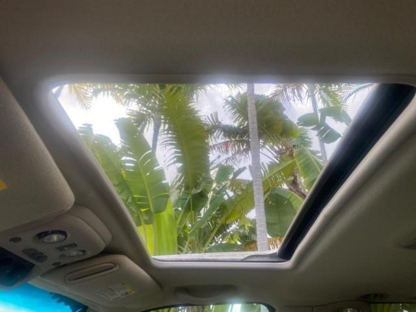 2002 White Diamond /Pewter Cadillac Escalade LOW MILES 67,881 1 OWNER (1GYEC63T92R) with an 5.3L Vortec 1000 SFI V8 Engine engine, Automatic transmission, located at 4701 North Dixie Hwy, Pompano Beach, FL, 33064, (954) 422-2889, 26.240938, -80.123474 - OUR WEBPAGE FLORIDACARS1.COM HAS OVER 100 PHOTOS AND FREE CARFAX LINK 2002 CADILLAC ESCALADE 1 OWNER SUNROOF WHITE DIAMOND PEARL NEW $48,735 VIN: 1GYEC63T92R185082 1 G Y E C 6 3 T 9 2 R 1 8 5 0 8 2 4 DOOR WAGON/SPORT UTILITY 5.3L V8 F GASOLINE 18 MPG REAR WHEEL DRIVE Features ABS Brakes Air Conditio - Photo#72