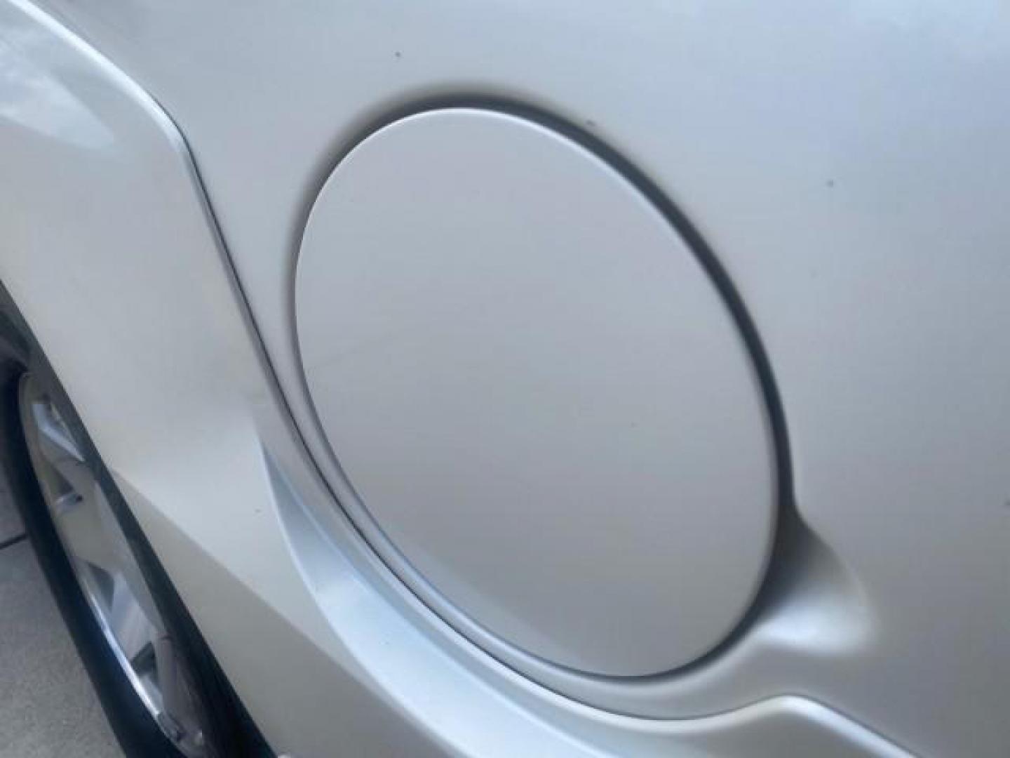 2002 White Diamond /Pewter Cadillac Escalade LOW MILES 67,881 1 OWNER (1GYEC63T92R) with an 5.3L Vortec 1000 SFI V8 Engine engine, Automatic transmission, located at 4701 North Dixie Hwy, Pompano Beach, FL, 33064, (954) 422-2889, 26.240938, -80.123474 - OUR WEBPAGE FLORIDACARS1.COM HAS OVER 100 PHOTOS AND FREE CARFAX LINK 2002 CADILLAC ESCALADE 1 OWNER SUNROOF WHITE DIAMOND PEARL NEW $48,735 VIN: 1GYEC63T92R185082 1 G Y E C 6 3 T 9 2 R 1 8 5 0 8 2 4 DOOR WAGON/SPORT UTILITY 5.3L V8 F GASOLINE 18 MPG REAR WHEEL DRIVE Features ABS Brakes Air Conditio - Photo#90