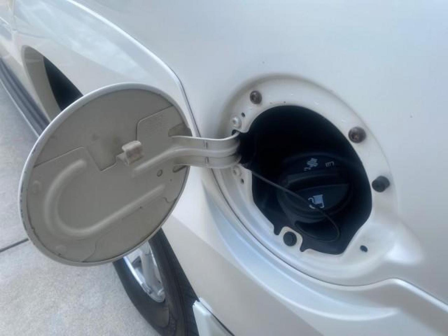 2002 White Diamond /Pewter Cadillac Escalade LOW MILES 67,881 1 OWNER (1GYEC63T92R) with an 5.3L Vortec 1000 SFI V8 Engine engine, Automatic transmission, located at 4701 North Dixie Hwy, Pompano Beach, FL, 33064, (954) 422-2889, 26.240938, -80.123474 - OUR WEBPAGE FLORIDACARS1.COM HAS OVER 100 PHOTOS AND FREE CARFAX LINK 2002 CADILLAC ESCALADE 1 OWNER SUNROOF WHITE DIAMOND PEARL NEW $48,735 VIN: 1GYEC63T92R185082 1 G Y E C 6 3 T 9 2 R 1 8 5 0 8 2 4 DOOR WAGON/SPORT UTILITY 5.3L V8 F GASOLINE 18 MPG REAR WHEEL DRIVE Features ABS Brakes Air Conditio - Photo#91