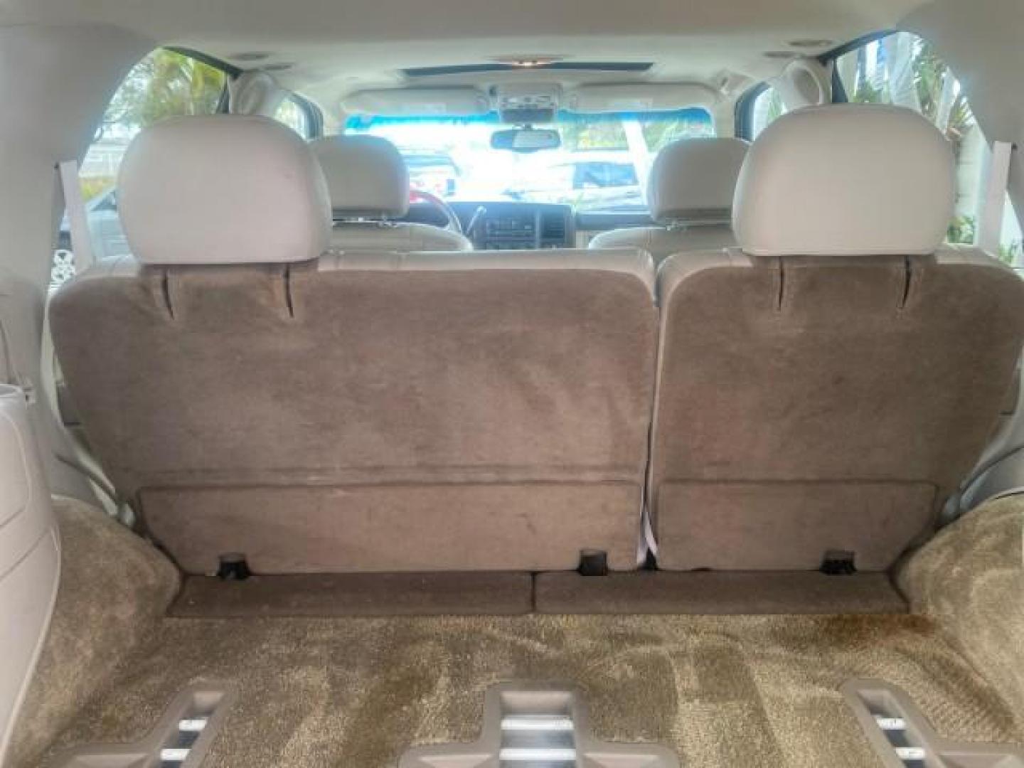 2002 White Diamond /Pewter Cadillac Escalade LOW MILES 67,881 1 OWNER (1GYEC63T92R) with an 5.3L Vortec 1000 SFI V8 Engine engine, Automatic transmission, located at 4701 North Dixie Hwy, Pompano Beach, FL, 33064, (954) 422-2889, 26.240938, -80.123474 - OUR WEBPAGE FLORIDACARS1.COM HAS OVER 100 PHOTOS AND FREE CARFAX LINK 2002 CADILLAC ESCALADE 1 OWNER SUNROOF WHITE DIAMOND PEARL NEW $48,735 VIN: 1GYEC63T92R185082 1 G Y E C 6 3 T 9 2 R 1 8 5 0 8 2 4 DOOR WAGON/SPORT UTILITY 5.3L V8 F GASOLINE 18 MPG REAR WHEEL DRIVE Features ABS Brakes Air Conditio - Photo#97