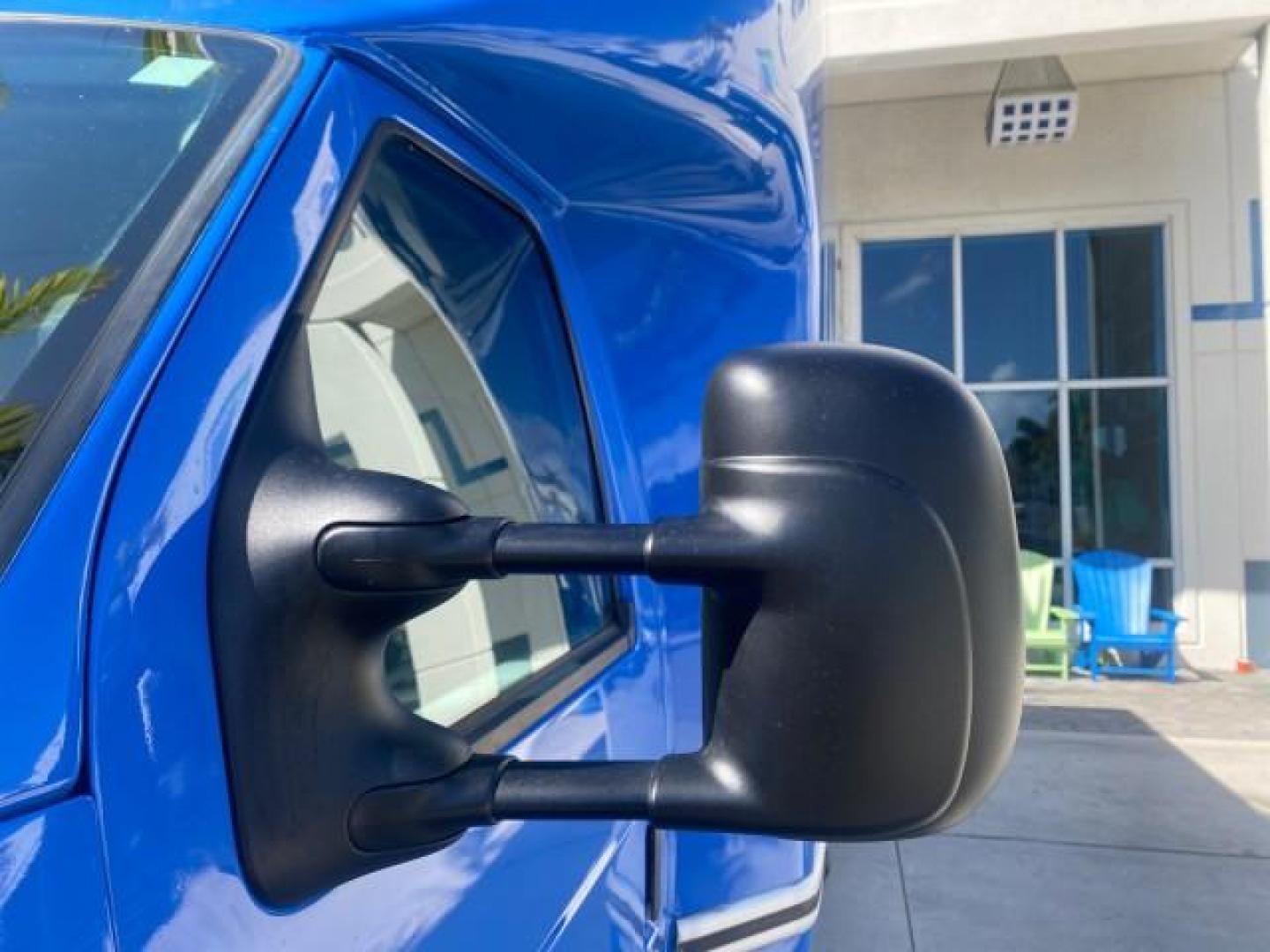 2006 True Blue Metallic /Medium Flint Ford Econoline Commercial Cutaway LOW MILES 27,641 1 OWNER (1FDWE35L16H) with an 5.4L SOHC EFI Triton V8 Engine engine, Automatic transmission, located at 4701 North Dixie Hwy, Pompano Beach, FL, 33064, (954) 422-2889, 26.240938, -80.123474 - OUR WEBPAGE FLORIDACARS1.COM HAS OVER 100 PHOTOS AND FREE CARFAX LINK 2006 FORD E350 SUPER DUTY 1 OWNER DUTY 13 FT BOX TRUCK VIN: 1FDWE35L16HB37597 1 F D W E 3 5 L 1 6 H B 3 7 5 9 7 CUTAWAY 5.4L V8 F GASOLINE REAR WHEEL DRIVE Features ABS Brakes Air Conditioning AM/FM Stereo Automatic Transmission V- Photo#39