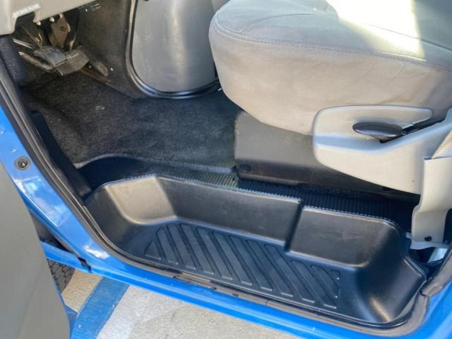 2006 True Blue Metallic /Medium Flint Ford Econoline Commercial Cutaway LOW MILES 27,641 1 OWNER (1FDWE35L16H) with an 5.4L SOHC EFI Triton V8 Engine engine, Automatic transmission, located at 4701 North Dixie Hwy, Pompano Beach, FL, 33064, (954) 422-2889, 26.240938, -80.123474 - OUR WEBPAGE FLORIDACARS1.COM HAS OVER 100 PHOTOS AND FREE CARFAX LINK 2006 FORD E350 SUPER DUTY 1 OWNER DUTY 13 FT BOX TRUCK VIN: 1FDWE35L16HB37597 1 F D W E 3 5 L 1 6 H B 3 7 5 9 7 CUTAWAY 5.4L V8 F GASOLINE REAR WHEEL DRIVE Features ABS Brakes Air Conditioning AM/FM Stereo Automatic Transmission V- Photo#42