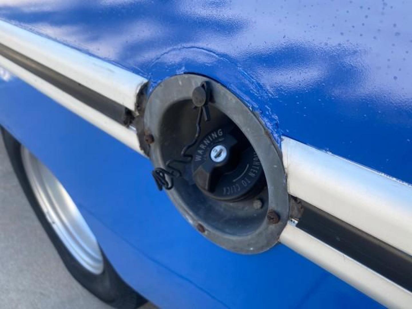 2006 True Blue Metallic /Medium Flint Ford Econoline Commercial Cutaway LOW MILES 27,641 1 OWNER (1FDWE35L16H) with an 5.4L SOHC EFI Triton V8 Engine engine, Automatic transmission, located at 4701 North Dixie Hwy, Pompano Beach, FL, 33064, (954) 422-2889, 26.240938, -80.123474 - OUR WEBPAGE FLORIDACARS1.COM HAS OVER 100 PHOTOS AND FREE CARFAX LINK 2006 FORD E350 SUPER DUTY 1 OWNER DUTY 13 FT BOX TRUCK VIN: 1FDWE35L16HB37597 1 F D W E 3 5 L 1 6 H B 3 7 5 9 7 CUTAWAY 5.4L V8 F GASOLINE REAR WHEEL DRIVE Features ABS Brakes Air Conditioning AM/FM Stereo Automatic Transmission V- Photo#74