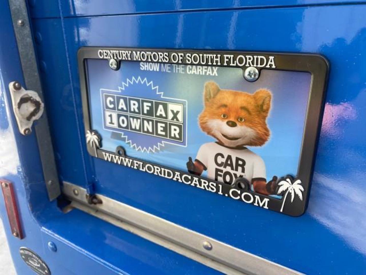 2006 True Blue Metallic /Medium Flint Ford Econoline Commercial Cutaway LOW MILES 27,641 1 OWNER (1FDWE35L16H) with an 5.4L SOHC EFI Triton V8 Engine engine, Automatic transmission, located at 4701 North Dixie Hwy, Pompano Beach, FL, 33064, (954) 422-2889, 26.240938, -80.123474 - OUR WEBPAGE FLORIDACARS1.COM HAS OVER 100 PHOTOS AND FREE CARFAX LINK 2006 FORD E350 SUPER DUTY 1 OWNER DUTY 13 FT BOX TRUCK VIN: 1FDWE35L16HB37597 1 F D W E 3 5 L 1 6 H B 3 7 5 9 7 CUTAWAY 5.4L V8 F GASOLINE REAR WHEEL DRIVE Features ABS Brakes Air Conditioning AM/FM Stereo Automatic Transmission V- Photo#79