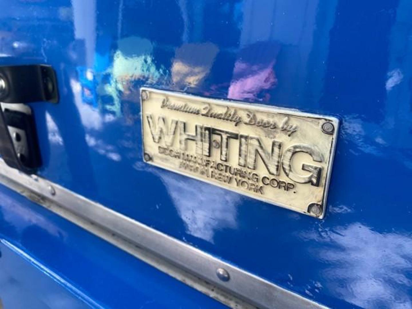 2006 True Blue Metallic /Medium Flint Ford Econoline Commercial Cutaway LOW MILES 27,641 1 OWNER (1FDWE35L16H) with an 5.4L SOHC EFI Triton V8 Engine engine, Automatic transmission, located at 4701 North Dixie Hwy, Pompano Beach, FL, 33064, (954) 422-2889, 26.240938, -80.123474 - OUR WEBPAGE FLORIDACARS1.COM HAS OVER 100 PHOTOS AND FREE CARFAX LINK 2006 FORD E350 SUPER DUTY 1 OWNER DUTY 13 FT BOX TRUCK VIN: 1FDWE35L16HB37597 1 F D W E 3 5 L 1 6 H B 3 7 5 9 7 CUTAWAY 5.4L V8 F GASOLINE REAR WHEEL DRIVE Features ABS Brakes Air Conditioning AM/FM Stereo Automatic Transmission V- Photo#84