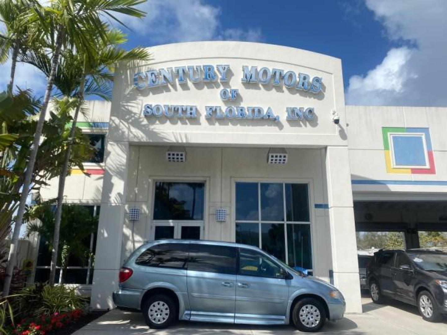 2006 Butane Blue Pearl /Med Slate Gray Chrysler T and C BRAUN ENTERVAN HANDICAP LOW MILES 64,097 (1A4GP44R76B) with an 3.3L OHV V6 Engine engine, Automatic transmission, located at 4701 North Dixie Hwy, Pompano Beach, FL, 33064, (954) 422-2889, 26.240938, -80.123474 - OUR WEBPAGE FLORIDACARS1.COM HAS OVER 100 PHOTOS AND FREE CARFAX LINK 2006 CHRYSLER TOWN AND COUNTRY LX BRAUN ENTERVAN $20,000 PLUS CONVERSION POWER RAMP DRIVER SEAT SWIVELS VIN: 1A4GP44R76B751954 1 A 4 G P 4 4 R 7 6 B 7 5 1 9 5 4 VAN 3.3L V6 F OHV 24V GASOLINE 26 MPG FRONT WHEEL DRIVE Features ABS- Photo#0
