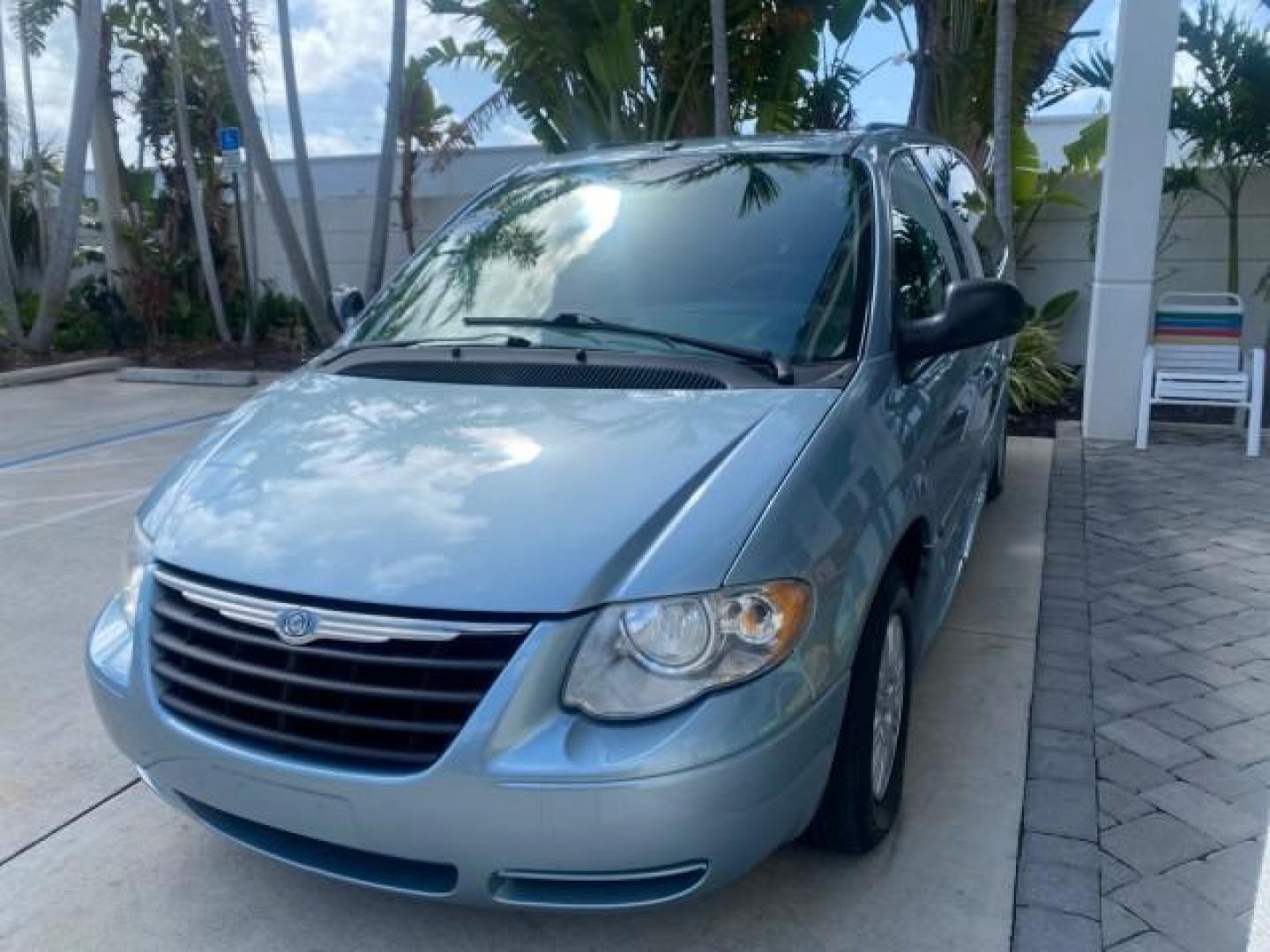2006 Butane Blue Pearl /Med Slate Gray Chrysler T and C BRAUN ENTERVAN HANDICAP LOW MILES 64,097 (1A4GP44R76B) with an 3.3L OHV V6 Engine engine, Automatic transmission, located at 4701 North Dixie Hwy, Pompano Beach, FL, 33064, (954) 422-2889, 26.240938, -80.123474 - OUR WEBPAGE FLORIDACARS1.COM HAS OVER 100 PHOTOS AND FREE CARFAX LINK 2006 CHRYSLER TOWN AND COUNTRY LX BRAUN ENTERVAN $20,000 PLUS CONVERSION POWER RAMP DRIVER SEAT SWIVELS VIN: 1A4GP44R76B751954 1 A 4 G P 4 4 R 7 6 B 7 5 1 9 5 4 VAN 3.3L V6 F OHV 24V GASOLINE 26 MPG FRONT WHEEL DRIVE Features ABS- Photo#3