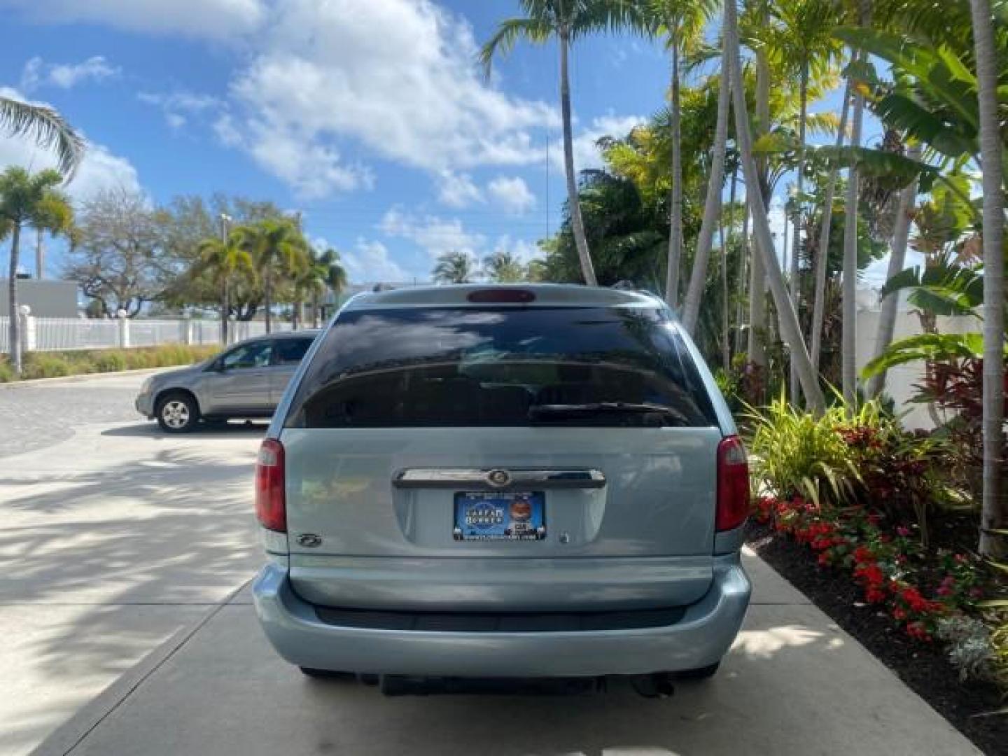 2006 Butane Blue Pearl /Med Slate Gray Chrysler T and C BRAUN ENTERVAN HANDICAP LOW MILES 64,097 (1A4GP44R76B) with an 3.3L OHV V6 Engine engine, Automatic transmission, located at 4701 North Dixie Hwy, Pompano Beach, FL, 33064, (954) 422-2889, 26.240938, -80.123474 - OUR WEBPAGE FLORIDACARS1.COM HAS OVER 100 PHOTOS AND FREE CARFAX LINK 2006 CHRYSLER TOWN AND COUNTRY LX BRAUN ENTERVAN $20,000 PLUS CONVERSION POWER RAMP DRIVER SEAT SWIVELS VIN: 1A4GP44R76B751954 1 A 4 G P 4 4 R 7 6 B 7 5 1 9 5 4 VAN 3.3L V6 F OHV 24V GASOLINE 26 MPG FRONT WHEEL DRIVE Features ABS- Photo#6