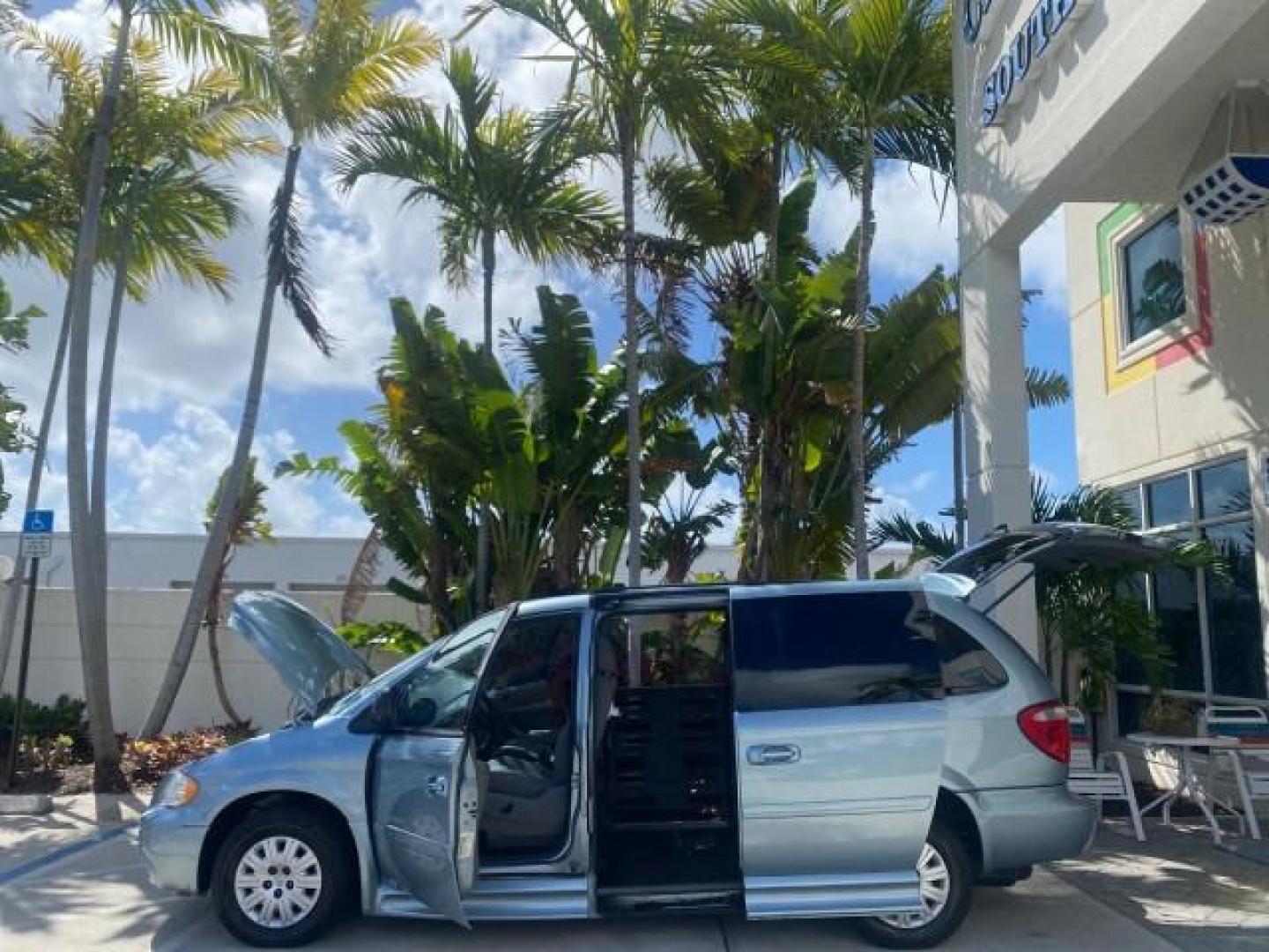 2006 Butane Blue Pearl /Med Slate Gray Chrysler T and C BRAUN ENTERVAN HANDICAP LOW MILES 64,097 (1A4GP44R76B) with an 3.3L OHV V6 Engine engine, Automatic transmission, located at 4701 North Dixie Hwy, Pompano Beach, FL, 33064, (954) 422-2889, 26.240938, -80.123474 - OUR WEBPAGE FLORIDACARS1.COM HAS OVER 100 PHOTOS AND FREE CARFAX LINK 2006 CHRYSLER TOWN AND COUNTRY LX BRAUN ENTERVAN $20,000 PLUS CONVERSION POWER RAMP DRIVER SEAT SWIVELS VIN: 1A4GP44R76B751954 1 A 4 G P 4 4 R 7 6 B 7 5 1 9 5 4 VAN 3.3L V6 F OHV 24V GASOLINE 26 MPG FRONT WHEEL DRIVE Features ABS- Photo#8
