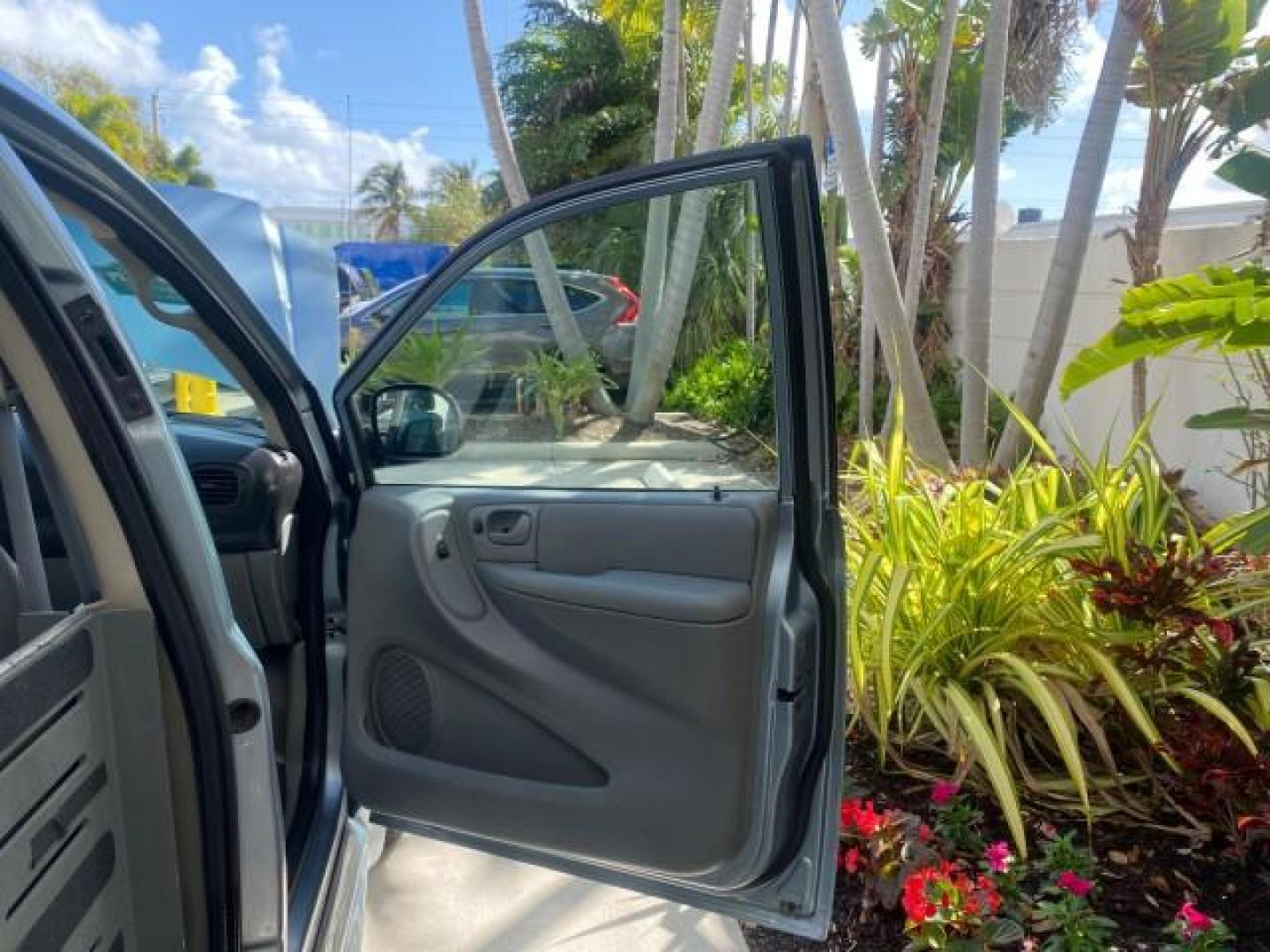 2006 Butane Blue Pearl /Med Slate Gray Chrysler T and C BRAUN ENTERVAN HANDICAP LOW MILES 64,097 (1A4GP44R76B) with an 3.3L OHV V6 Engine engine, Automatic transmission, located at 4701 North Dixie Hwy, Pompano Beach, FL, 33064, (954) 422-2889, 26.240938, -80.123474 - OUR WEBPAGE FLORIDACARS1.COM HAS OVER 100 PHOTOS AND FREE CARFAX LINK 2006 CHRYSLER TOWN AND COUNTRY LX BRAUN ENTERVAN $20,000 PLUS CONVERSION POWER RAMP DRIVER SEAT SWIVELS VIN: 1A4GP44R76B751954 1 A 4 G P 4 4 R 7 6 B 7 5 1 9 5 4 VAN 3.3L V6 F OHV 24V GASOLINE 26 MPG FRONT WHEEL DRIVE Features ABS- Photo#11