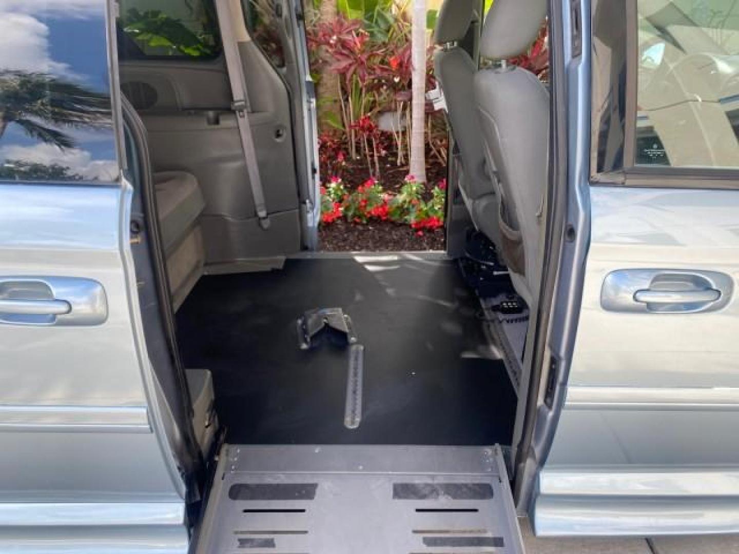 2006 Butane Blue Pearl /Med Slate Gray Chrysler T and C BRAUN ENTERVAN HANDICAP LOW MILES 64,097 (1A4GP44R76B) with an 3.3L OHV V6 Engine engine, Automatic transmission, located at 4701 North Dixie Hwy, Pompano Beach, FL, 33064, (954) 422-2889, 26.240938, -80.123474 - OUR WEBPAGE FLORIDACARS1.COM HAS OVER 100 PHOTOS AND FREE CARFAX LINK 2006 CHRYSLER TOWN AND COUNTRY LX BRAUN ENTERVAN $20,000 PLUS CONVERSION POWER RAMP DRIVER SEAT SWIVELS VIN: 1A4GP44R76B751954 1 A 4 G P 4 4 R 7 6 B 7 5 1 9 5 4 VAN 3.3L V6 F OHV 24V GASOLINE 26 MPG FRONT WHEEL DRIVE Features ABS- Photo#14