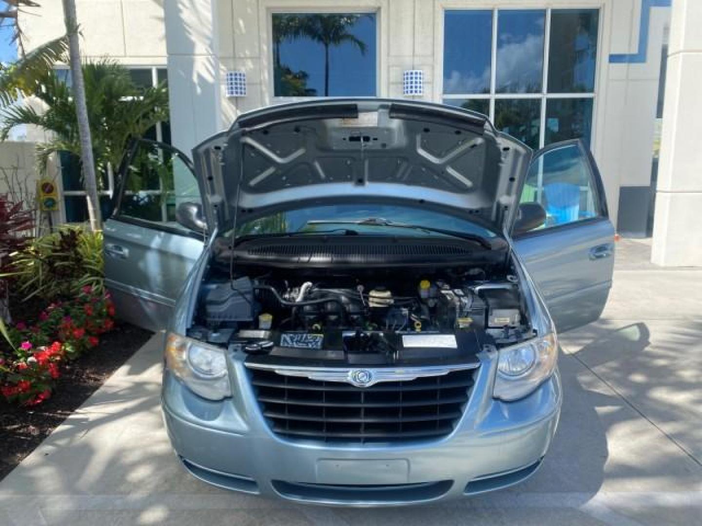 2006 Butane Blue Pearl /Med Slate Gray Chrysler T and C BRAUN ENTERVAN HANDICAP LOW MILES 64,097 (1A4GP44R76B) with an 3.3L OHV V6 Engine engine, Automatic transmission, located at 4701 North Dixie Hwy, Pompano Beach, FL, 33064, (954) 422-2889, 26.240938, -80.123474 - OUR WEBPAGE FLORIDACARS1.COM HAS OVER 100 PHOTOS AND FREE CARFAX LINK 2006 CHRYSLER TOWN AND COUNTRY LX BRAUN ENTERVAN $20,000 PLUS CONVERSION POWER RAMP DRIVER SEAT SWIVELS VIN: 1A4GP44R76B751954 1 A 4 G P 4 4 R 7 6 B 7 5 1 9 5 4 VAN 3.3L V6 F OHV 24V GASOLINE 26 MPG FRONT WHEEL DRIVE Features ABS- Photo#17
