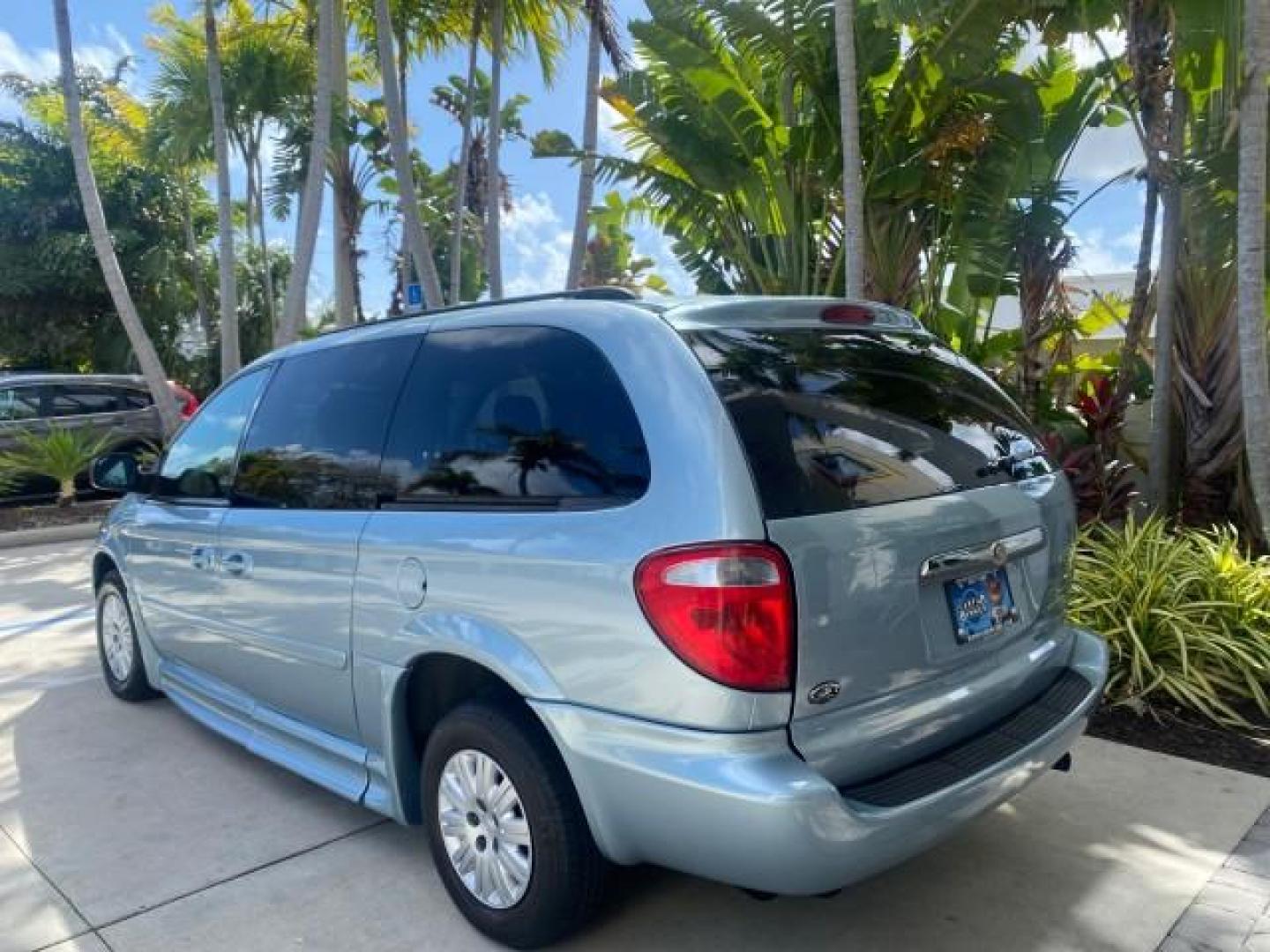 2006 Butane Blue Pearl /Med Slate Gray Chrysler T and C BRAUN ENTERVAN HANDICAP LOW MILES 64,097 (1A4GP44R76B) with an 3.3L OHV V6 Engine engine, Automatic transmission, located at 4701 North Dixie Hwy, Pompano Beach, FL, 33064, (954) 422-2889, 26.240938, -80.123474 - OUR WEBPAGE FLORIDACARS1.COM HAS OVER 100 PHOTOS AND FREE CARFAX LINK 2006 CHRYSLER TOWN AND COUNTRY LX BRAUN ENTERVAN $20,000 PLUS CONVERSION POWER RAMP DRIVER SEAT SWIVELS VIN: 1A4GP44R76B751954 1 A 4 G P 4 4 R 7 6 B 7 5 1 9 5 4 VAN 3.3L V6 F OHV 24V GASOLINE 26 MPG FRONT WHEEL DRIVE Features ABS- Photo#33