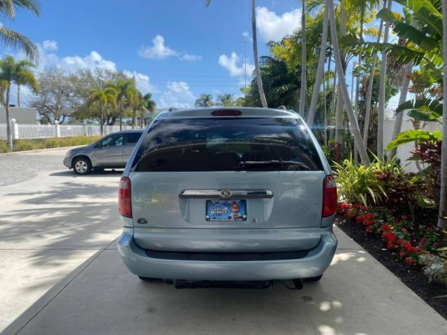 2006 Butane Blue Pearl /Med Slate Gray Chrysler T and C BRAUN ENTERVAN HANDICAP LOW MILES 64,097 (1A4GP44R76B) with an 3.3L OHV V6 Engine engine, Automatic transmission, located at 4701 North Dixie Hwy, Pompano Beach, FL, 33064, (954) 422-2889, 26.240938, -80.123474 - OUR WEBPAGE FLORIDACARS1.COM HAS OVER 100 PHOTOS AND FREE CARFAX LINK 2006 CHRYSLER TOWN AND COUNTRY LX BRAUN ENTERVAN $20,000 PLUS CONVERSION POWER RAMP DRIVER SEAT SWIVELS VIN: 1A4GP44R76B751954 1 A 4 G P 4 4 R 7 6 B 7 5 1 9 5 4 VAN 3.3L V6 F OHV 24V GASOLINE 26 MPG FRONT WHEEL DRIVE Features ABS- Photo#34