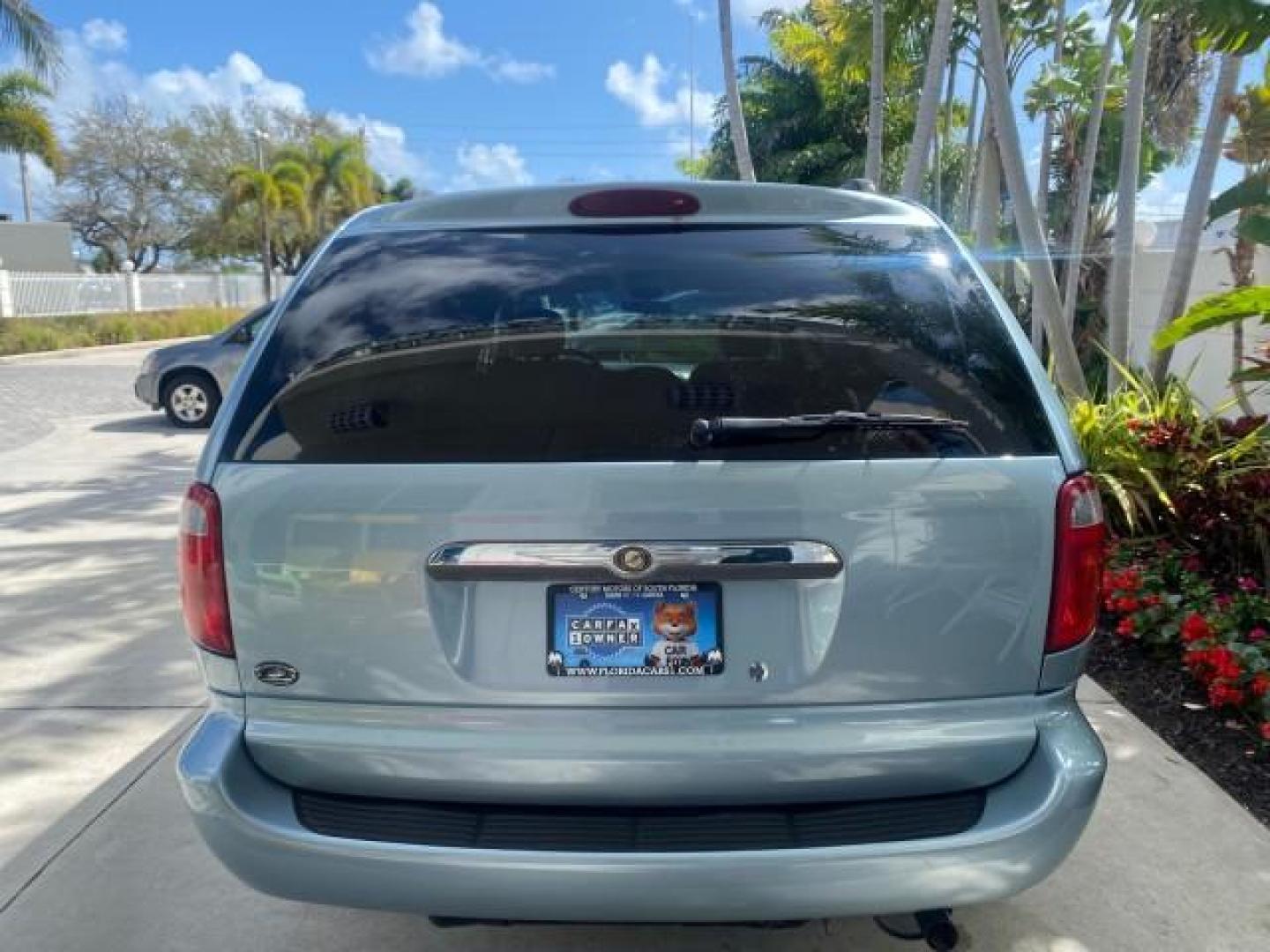 2006 Butane Blue Pearl /Med Slate Gray Chrysler T and C BRAUN ENTERVAN HANDICAP LOW MILES 64,097 (1A4GP44R76B) with an 3.3L OHV V6 Engine engine, Automatic transmission, located at 4701 North Dixie Hwy, Pompano Beach, FL, 33064, (954) 422-2889, 26.240938, -80.123474 - OUR WEBPAGE FLORIDACARS1.COM HAS OVER 100 PHOTOS AND FREE CARFAX LINK 2006 CHRYSLER TOWN AND COUNTRY LX BRAUN ENTERVAN $20,000 PLUS CONVERSION POWER RAMP DRIVER SEAT SWIVELS VIN: 1A4GP44R76B751954 1 A 4 G P 4 4 R 7 6 B 7 5 1 9 5 4 VAN 3.3L V6 F OHV 24V GASOLINE 26 MPG FRONT WHEEL DRIVE Features ABS- Photo#35