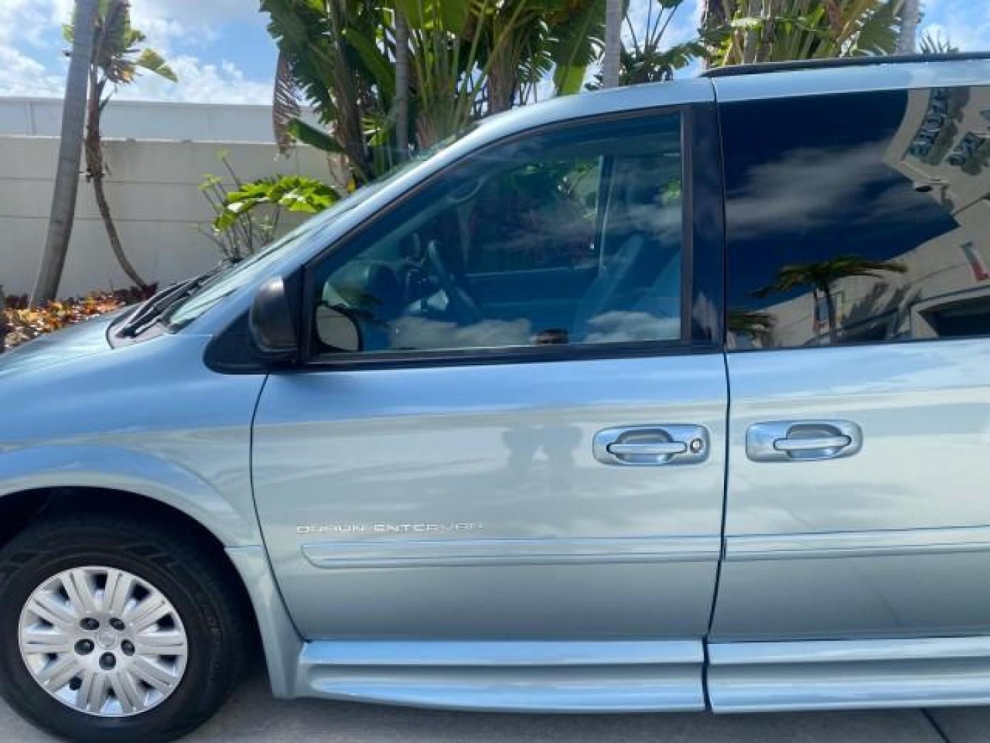 2006 Butane Blue Pearl /Med Slate Gray Chrysler T and C BRAUN ENTERVAN HANDICAP LOW MILES 64,097 (1A4GP44R76B) with an 3.3L OHV V6 Engine engine, Automatic transmission, located at 4701 North Dixie Hwy, Pompano Beach, FL, 33064, (954) 422-2889, 26.240938, -80.123474 - OUR WEBPAGE FLORIDACARS1.COM HAS OVER 100 PHOTOS AND FREE CARFAX LINK 2006 CHRYSLER TOWN AND COUNTRY LX BRAUN ENTERVAN $20,000 PLUS CONVERSION POWER RAMP DRIVER SEAT SWIVELS VIN: 1A4GP44R76B751954 1 A 4 G P 4 4 R 7 6 B 7 5 1 9 5 4 VAN 3.3L V6 F OHV 24V GASOLINE 26 MPG FRONT WHEEL DRIVE Features ABS- Photo#37