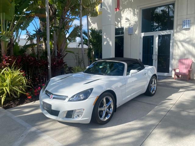 2008 Polar White /Black Saturn Sky Red Line LOW MILES 29,810 SOFT TOP (1G8MF35X78Y) with an Turbocharged And Intercooled Ecotec 2.0L VVT DOHC 4-Cyl Aluminum Engine engine, Automatic transmission, located at 4701 North Dixie Hwy, Pompano Beach, FL, 33064, (954) 422-2889, 26.240938, -80.123474 - OUR WEBPAGE FLORIDACARS1.COM HAS OVER 100 PHOTOS AND FREE CARFAX LINK 2008 SATURN SKY RED LINE TOP OF THE LINE TURBO FAST VIN: 1G8MF35X78Y121221 1 G 8 M F 3 5 X 7 8 Y 1 2 1 2 2 1 CONVERTIBLE 2.0L I4 F DOHC GASOLINE 31 MPG REAR WHEEL DRIVE Features ABS Brakes Air Conditioning Alloy Wheels AM/FM Stere - Photo#28