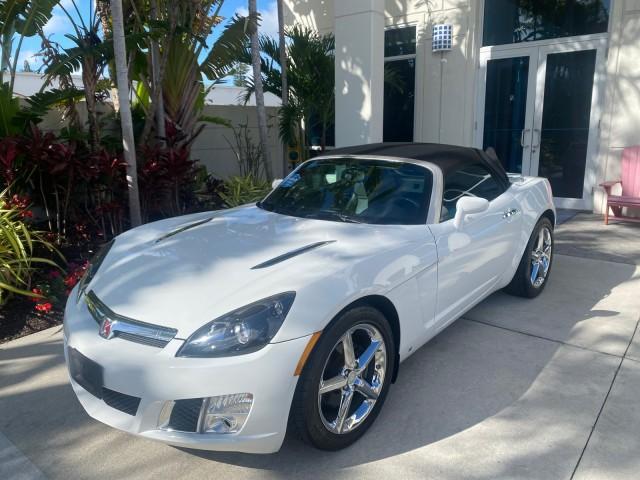 2008 Polar White /Black Saturn Sky Red Line LOW MILES 29,810 SOFT TOP (1G8MF35X78Y) with an Turbocharged And Intercooled Ecotec 2.0L VVT DOHC 4-Cyl Aluminum Engine engine, Automatic transmission, located at 4701 North Dixie Hwy, Pompano Beach, FL, 33064, (954) 422-2889, 26.240938, -80.123474 - OUR WEBPAGE FLORIDACARS1.COM HAS OVER 100 PHOTOS AND FREE CARFAX LINK 2008 SATURN SKY RED LINE TOP OF THE LINE TURBO FAST VIN: 1G8MF35X78Y121221 1 G 8 M F 3 5 X 7 8 Y 1 2 1 2 2 1 CONVERTIBLE 2.0L I4 F DOHC GASOLINE 31 MPG REAR WHEEL DRIVE Features ABS Brakes Air Conditioning Alloy Wheels AM/FM Stere - Photo#29