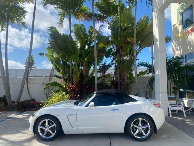 2008 Polar White /Black Saturn Sky Red Line LOW MILES 29,810 SOFT TOP (1G8MF35X78Y) with an Turbocharged And Intercooled Ecotec 2.0L VVT DOHC 4-Cyl Aluminum Engine engine, Automatic transmission, located at 4701 North Dixie Hwy, Pompano Beach, FL, 33064, (954) 422-2889, 26.240938, -80.123474 - OUR WEBPAGE FLORIDACARS1.COM HAS OVER 100 PHOTOS AND FREE CARFAX LINK 2008 SATURN SKY RED LINE TOP OF THE LINE TURBO FAST VIN: 1G8MF35X78Y121221 1 G 8 M F 3 5 X 7 8 Y 1 2 1 2 2 1 CONVERTIBLE 2.0L I4 F DOHC GASOLINE 31 MPG REAR WHEEL DRIVE Features ABS Brakes Air Conditioning Alloy Wheels AM/FM Stere - Photo#30
