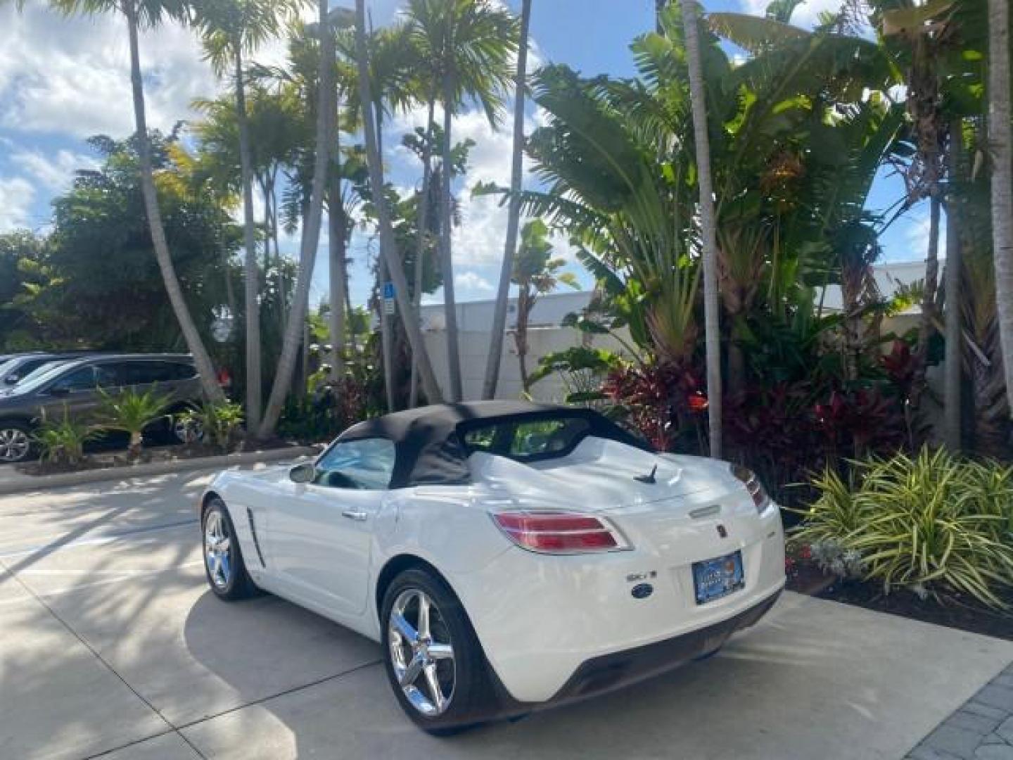 2008 Polar White /Black Saturn Sky Red Line LOW MILES 29,810 SOFT TOP (1G8MF35X78Y) with an Turbocharged And Intercooled Ecotec 2.0L VVT DOHC 4-Cyl Aluminum Engine engine, Automatic transmission, located at 4701 North Dixie Hwy, Pompano Beach, FL, 33064, (954) 422-2889, 26.240938, -80.123474 - OUR WEBPAGE FLORIDACARS1.COM HAS OVER 100 PHOTOS AND FREE CARFAX LINK 2008 SATURN SKY RED LINE TOP OF THE LINE TURBO FAST VIN: 1G8MF35X78Y121221 1 G 8 M F 3 5 X 7 8 Y 1 2 1 2 2 1 CONVERTIBLE 2.0L I4 F DOHC GASOLINE 31 MPG REAR WHEEL DRIVE Features ABS Brakes Air Conditioning Alloy Wheels AM/FM Stere - Photo#32