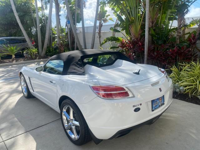 2008 Polar White /Black Saturn Sky Red Line LOW MILES 29,810 SOFT TOP (1G8MF35X78Y) with an Turbocharged And Intercooled Ecotec 2.0L VVT DOHC 4-Cyl Aluminum Engine engine, Automatic transmission, located at 4701 North Dixie Hwy, Pompano Beach, FL, 33064, (954) 422-2889, 26.240938, -80.123474 - OUR WEBPAGE FLORIDACARS1.COM HAS OVER 100 PHOTOS AND FREE CARFAX LINK 2008 SATURN SKY RED LINE TOP OF THE LINE TURBO FAST VIN: 1G8MF35X78Y121221 1 G 8 M F 3 5 X 7 8 Y 1 2 1 2 2 1 CONVERTIBLE 2.0L I4 F DOHC GASOLINE 31 MPG REAR WHEEL DRIVE Features ABS Brakes Air Conditioning Alloy Wheels AM/FM Stere - Photo#33